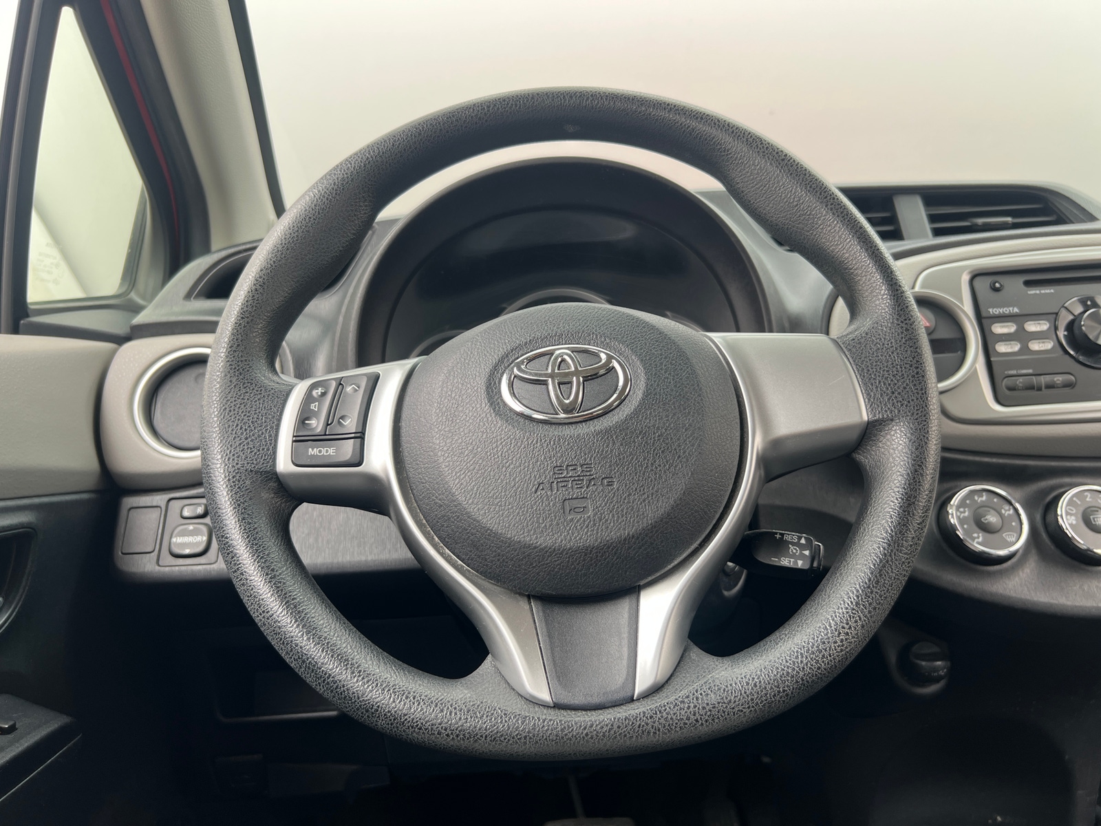 Thumbnail: 2012 Toyota Yaris - 5