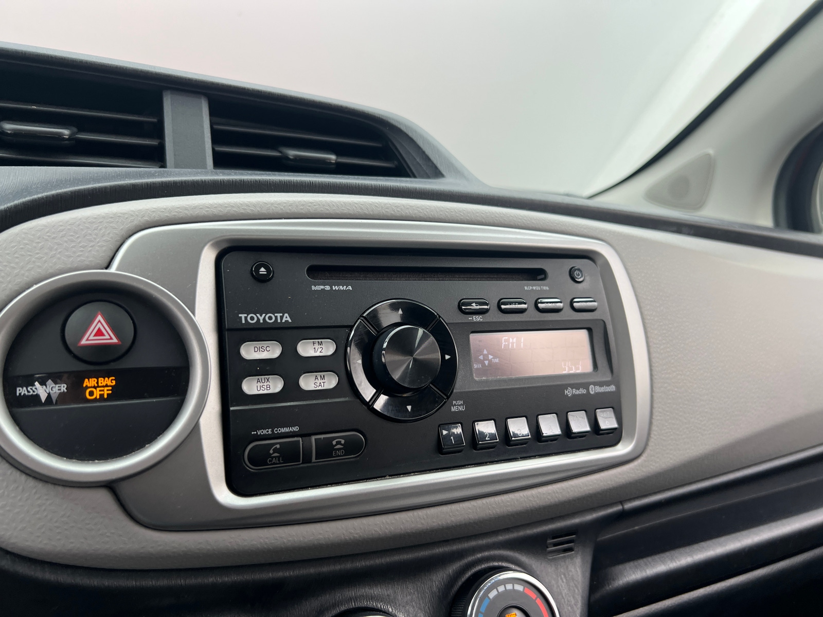 Thumbnail: 2012 Toyota Yaris - 4