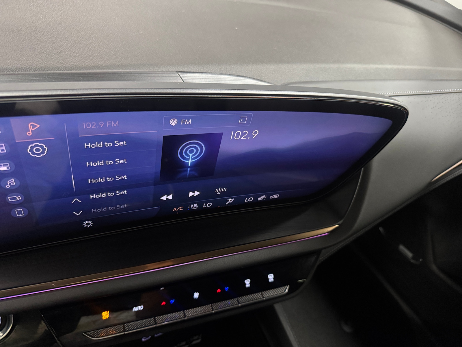 Thumbnail: 2025 Buick Envision - 3