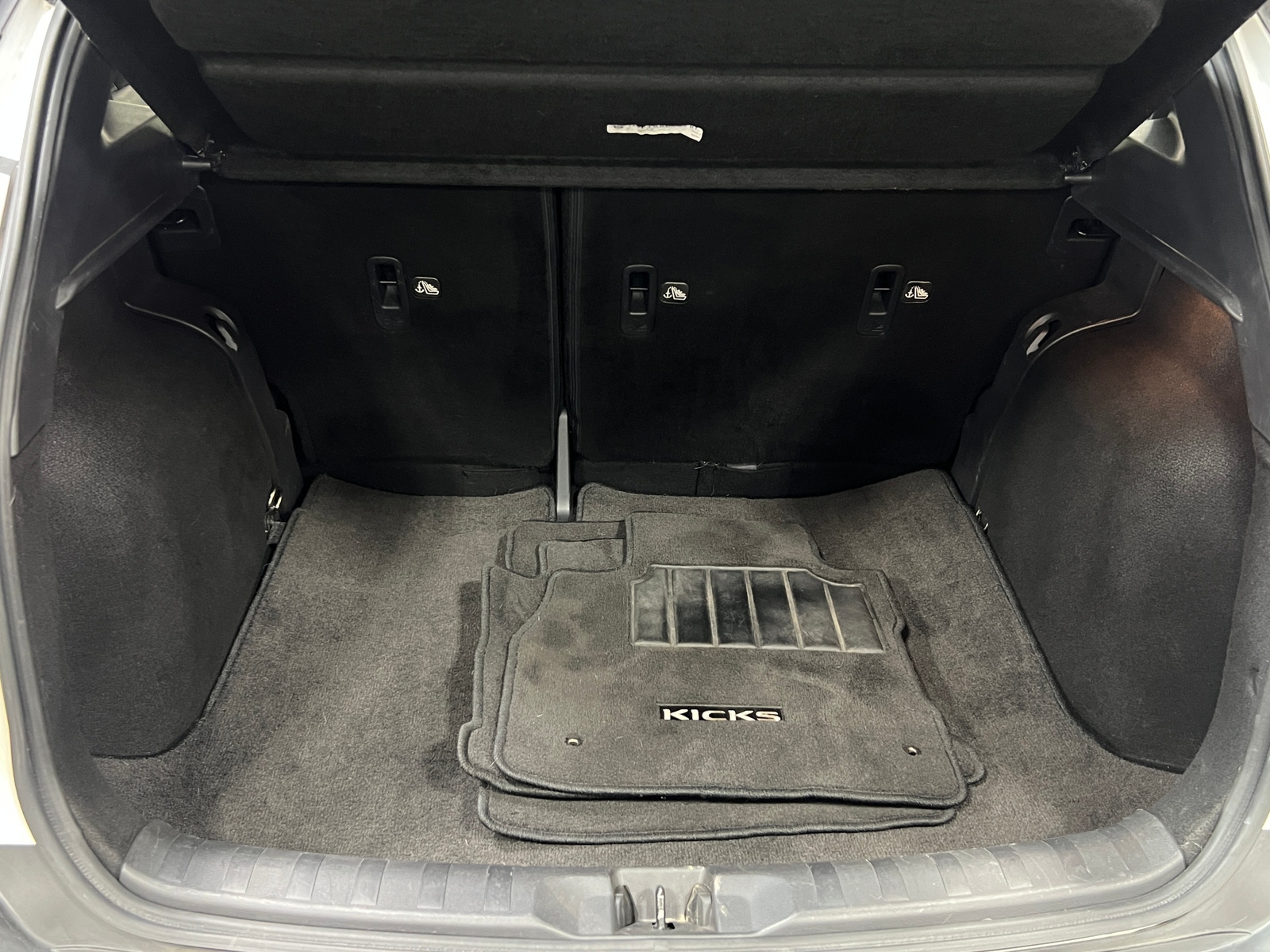 Thumbnail: 2019 Nissan Kicks - 6