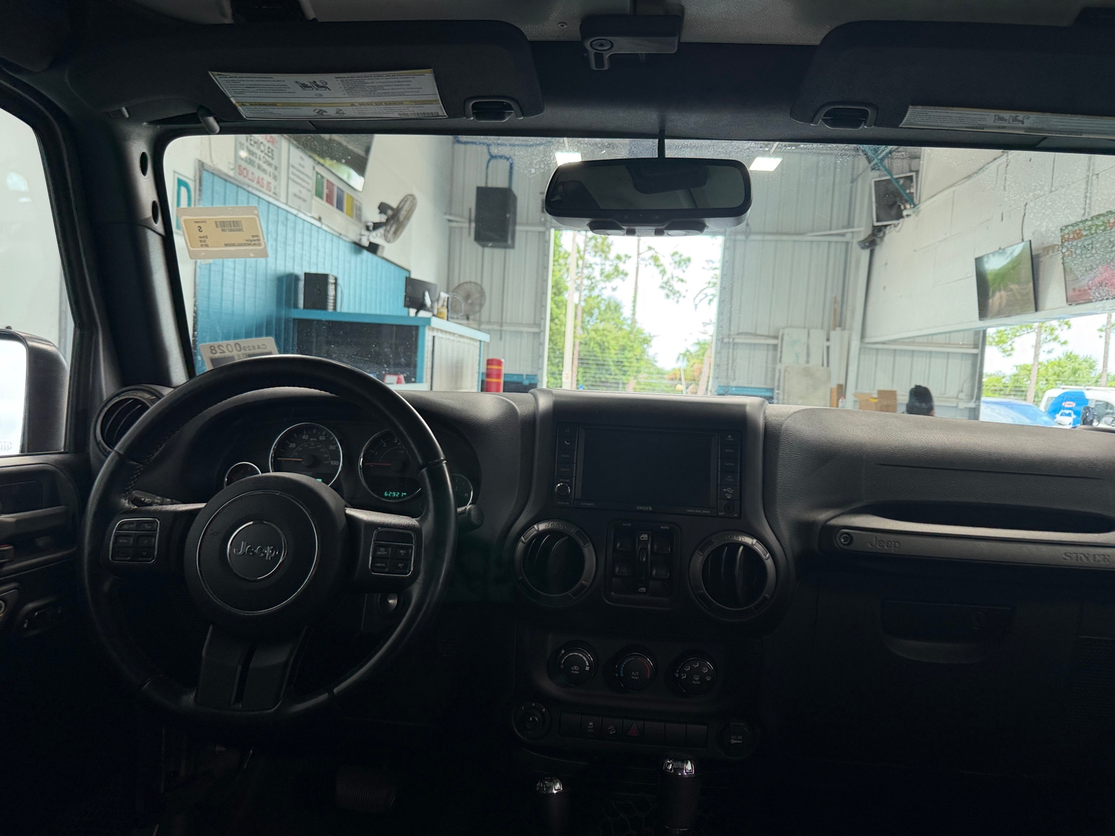 Thumbnail: 2016 Jeep Wrangler - 3