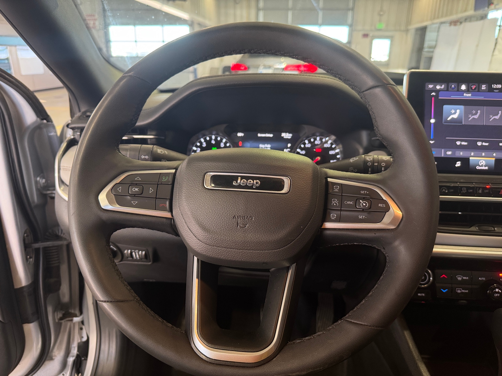 Thumbnail: 2025 Jeep Compass - 4