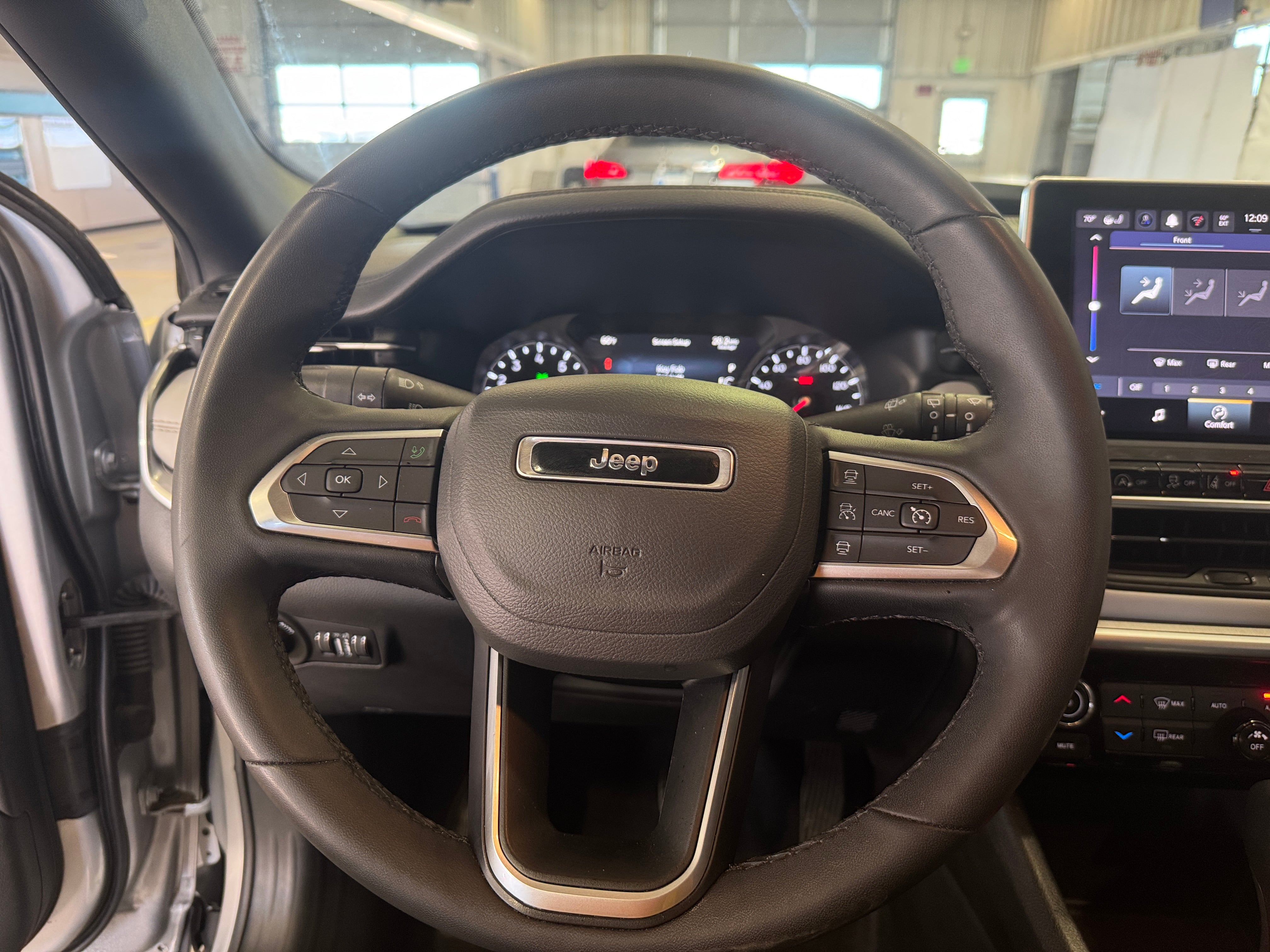 2025 Jeep Compass Limited - Photo 9