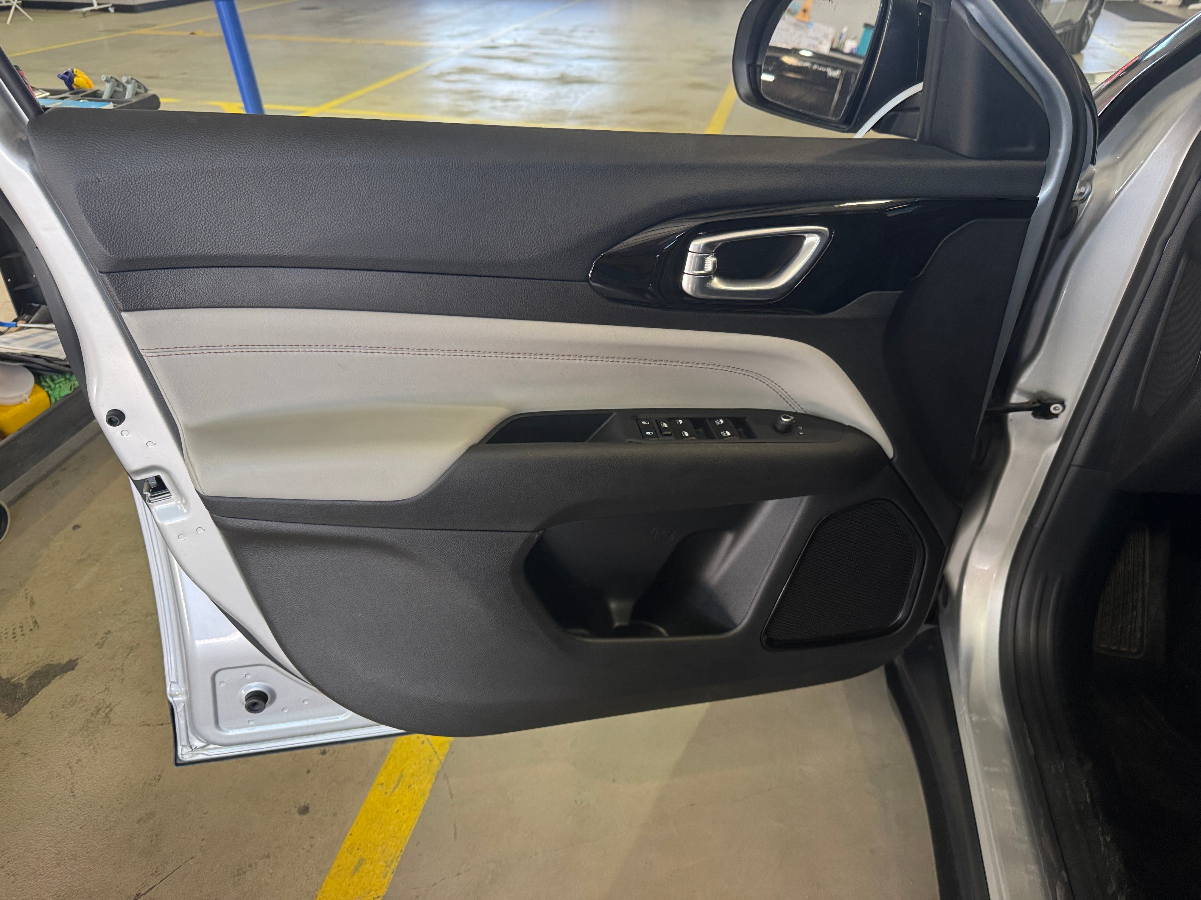 2025 Jeep Compass Limited - Photo 2