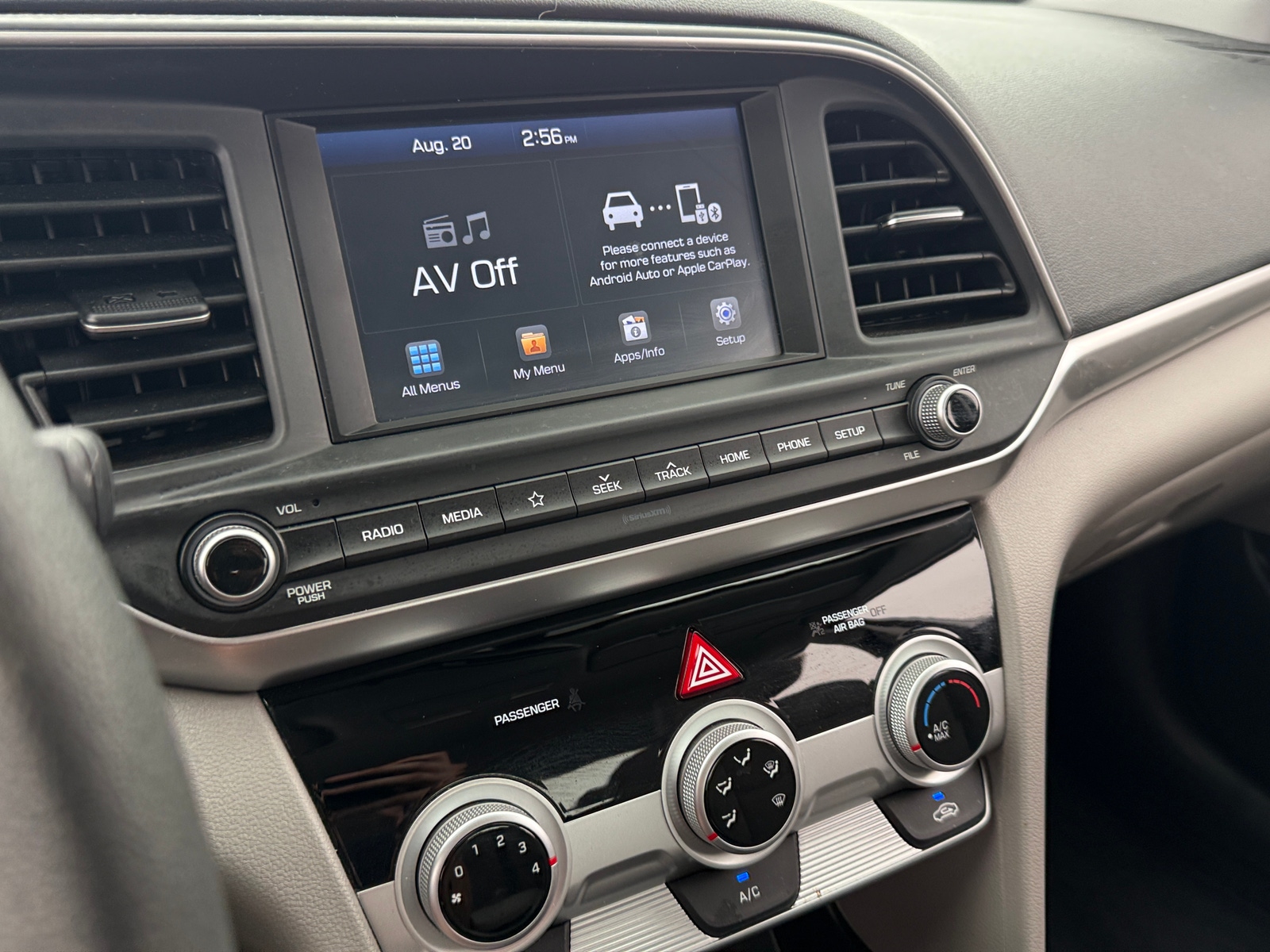 Thumbnail: 2019 Hyundai Elantra - 4