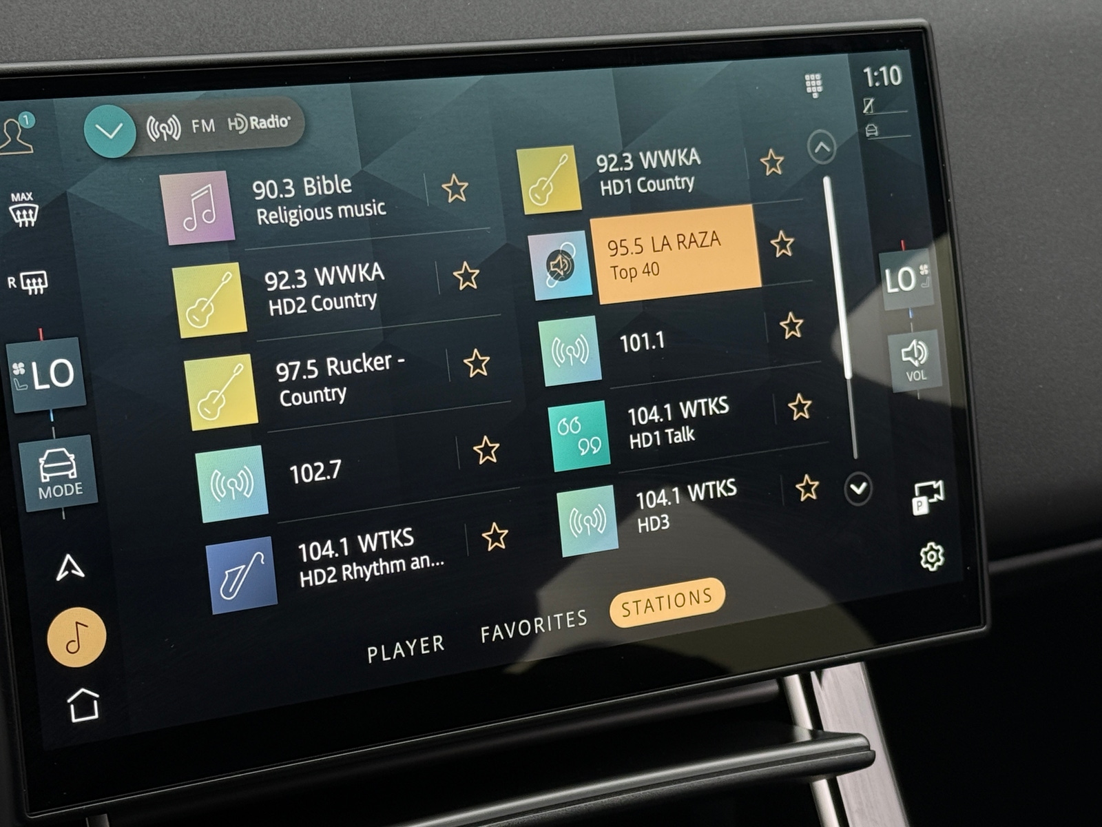 Thumbnail: 2026 Land Rover Range Rover Evoque - 3
