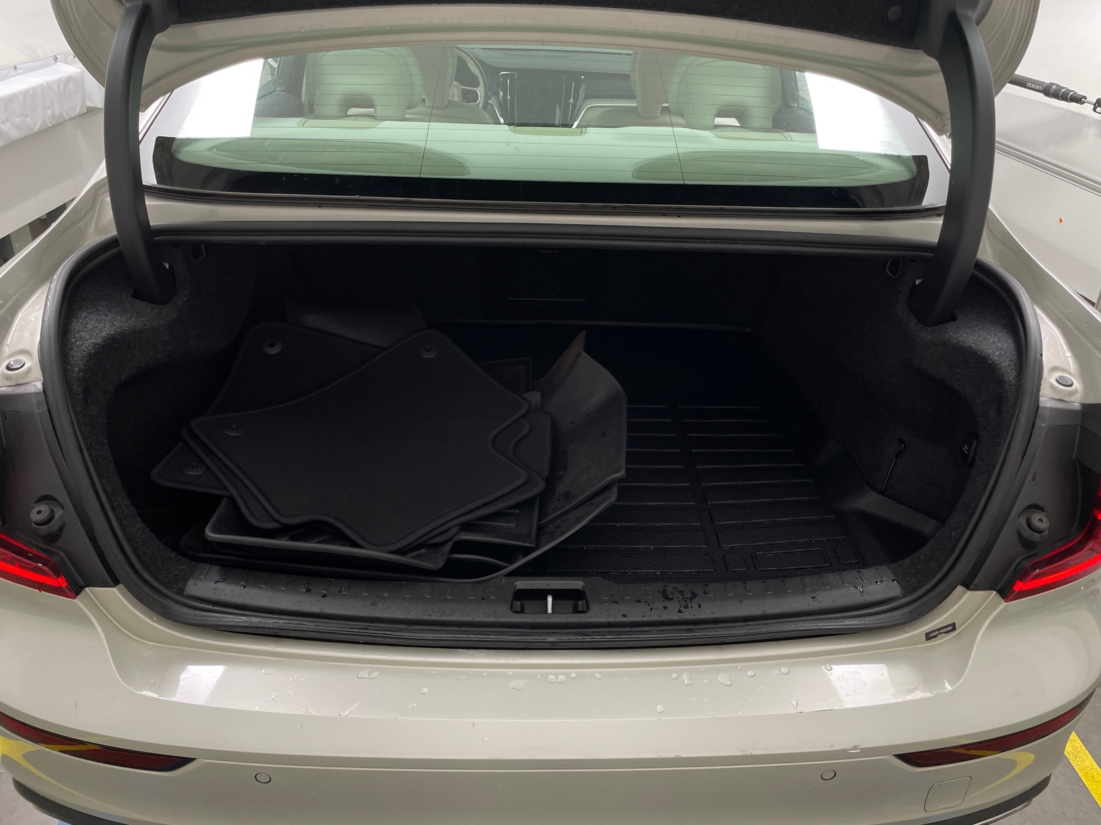 Thumbnail: 2019 Volvo S60 - 6