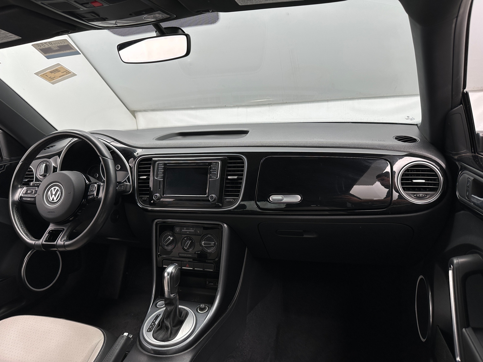 Thumbnail: 2017 Volkswagen Beetle - 3
