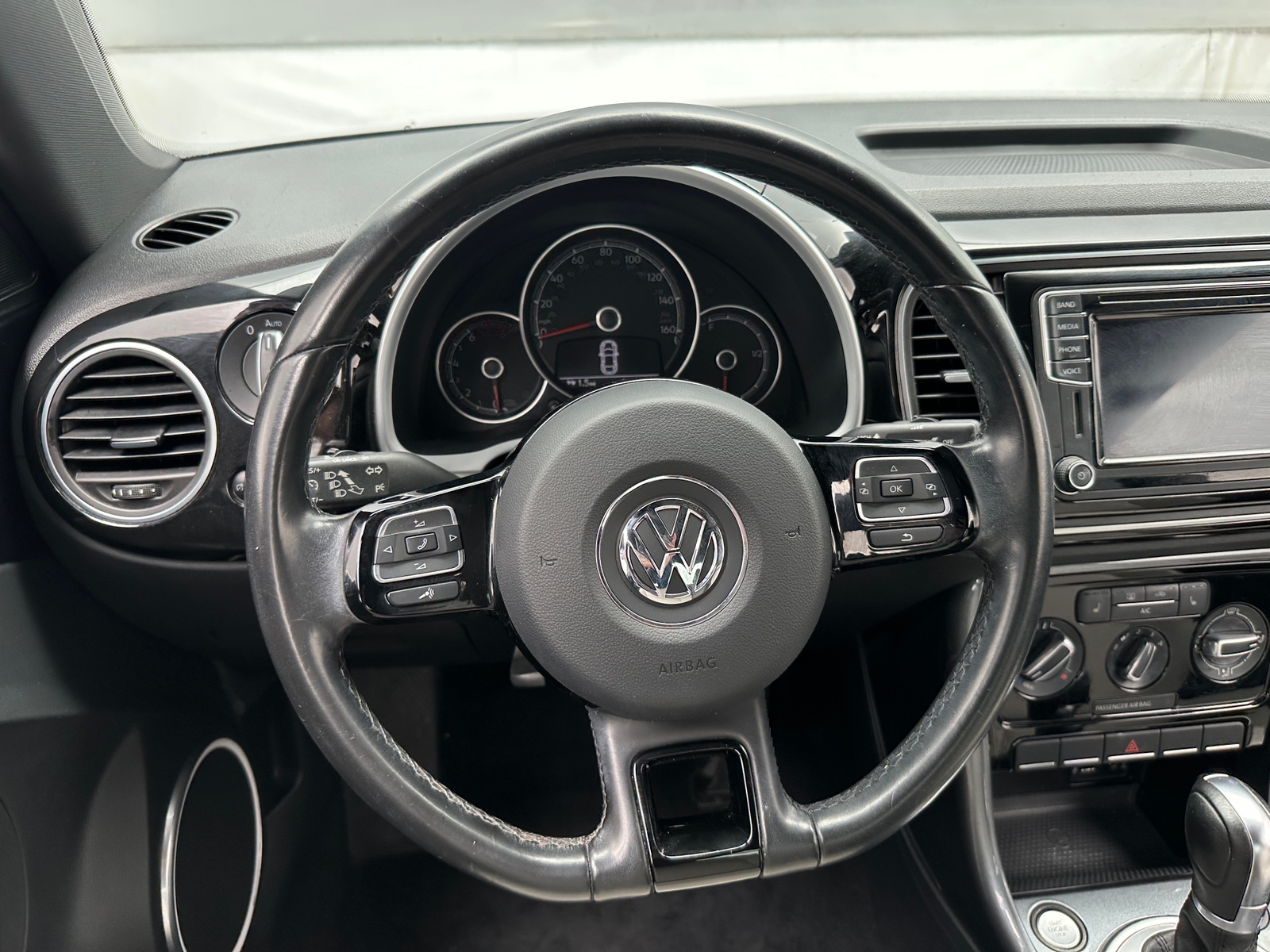Thumbnail: 2017 Volkswagen Beetle - 5
