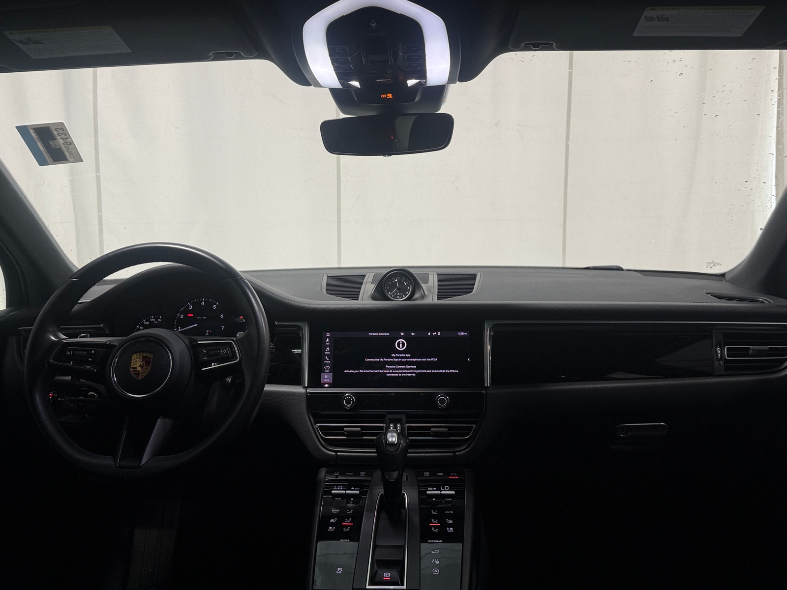Thumbnail: 2023 Porsche Macan - 2