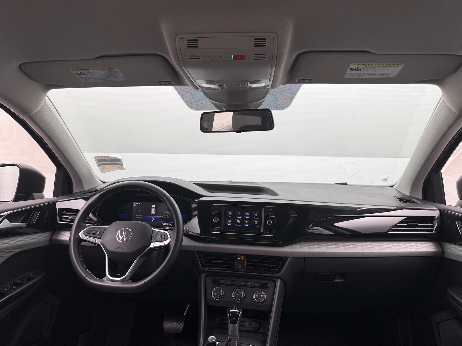 Thumbnail: 2022 Volkswagen Taos - 3