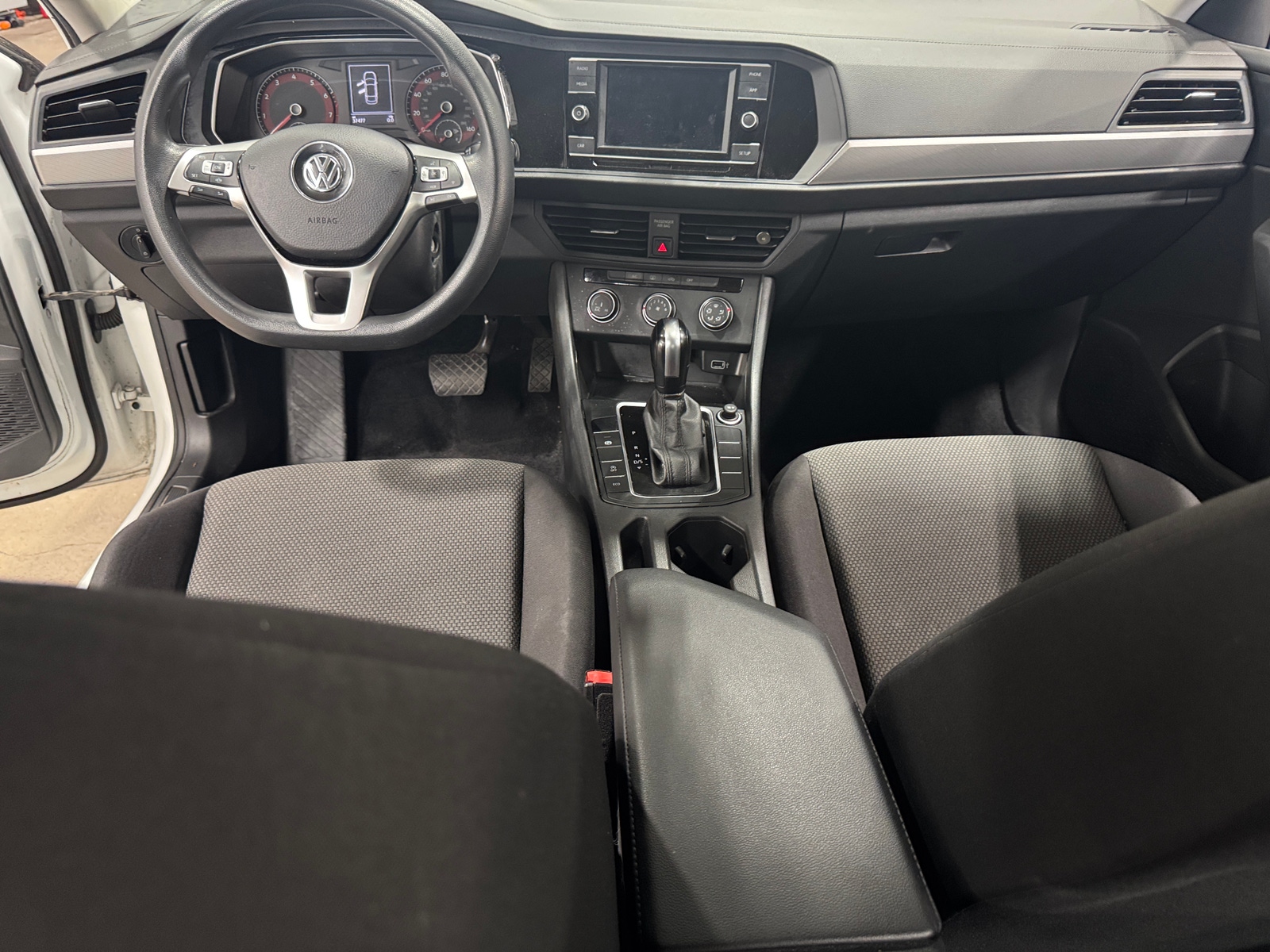 Thumbnail: 2019 Volkswagen Jetta - 3