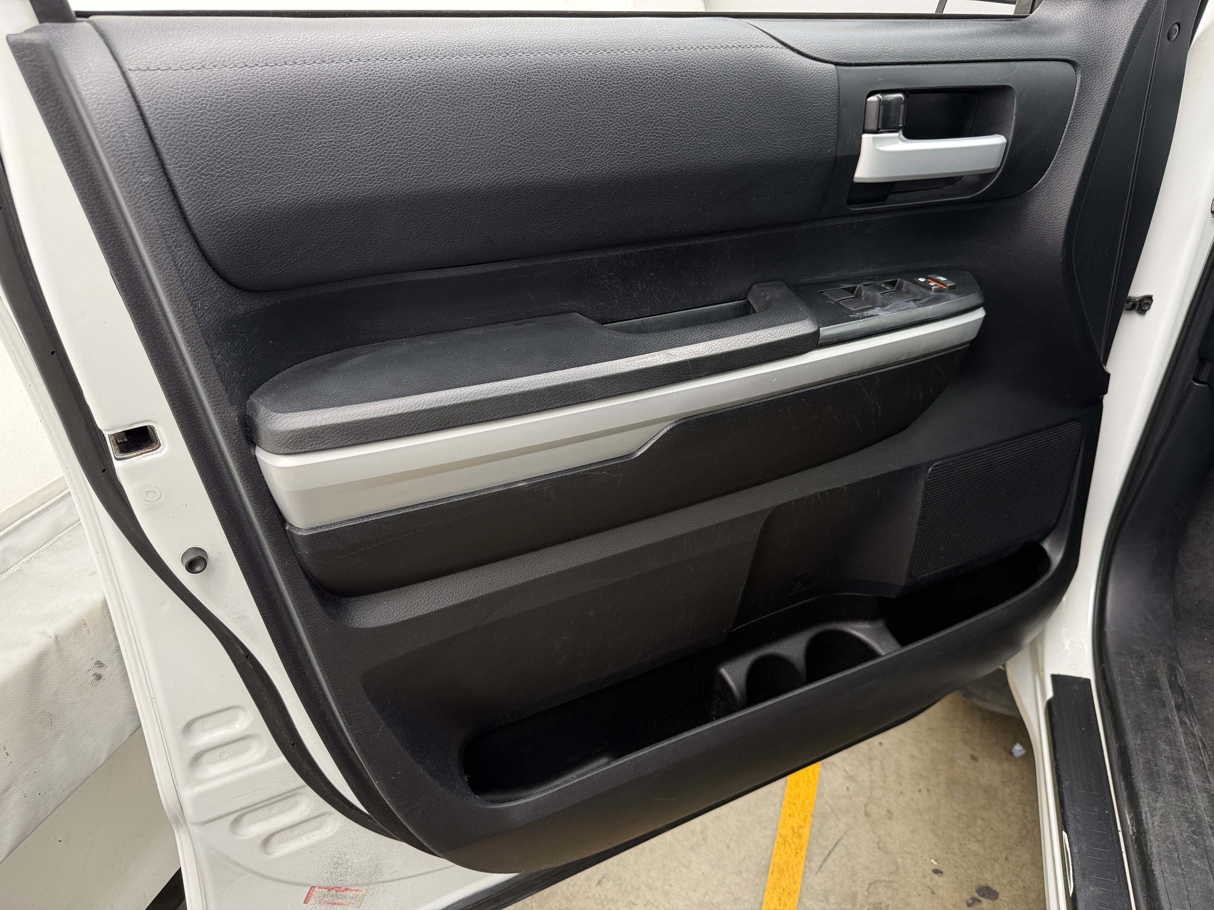 2018 Toyota Tundra SR5 - Photo 10