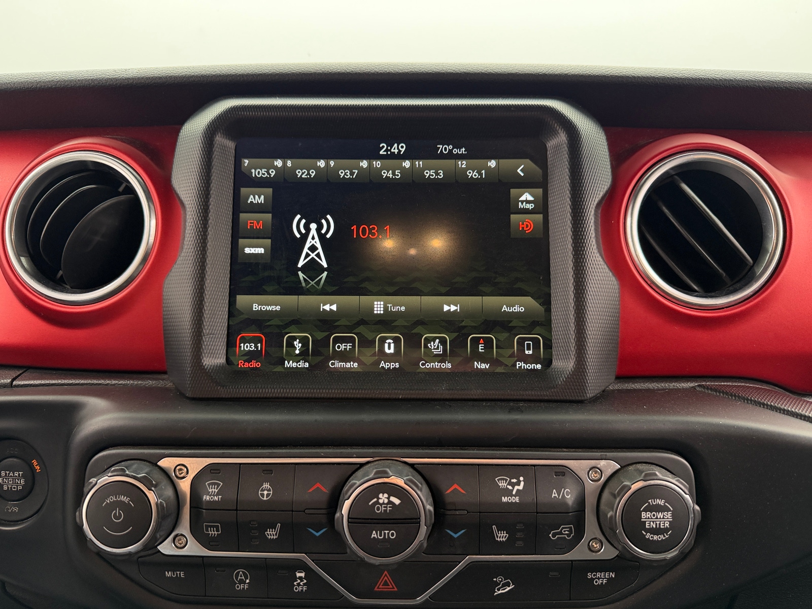Thumbnail: 2019 Jeep Wrangler - 3