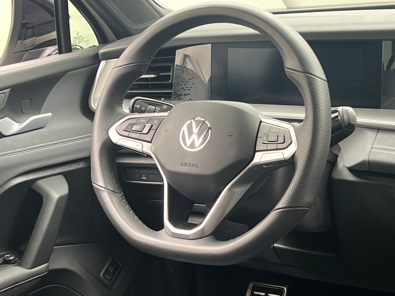 Thumbnail: 2026 Volkswagen Tiguan - 4