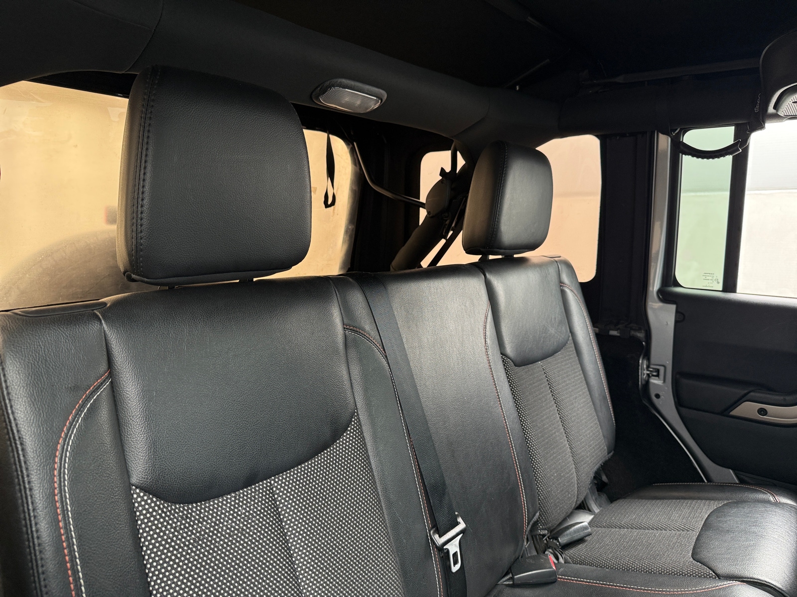 Thumbnail: 2016 Jeep Wrangler - 6