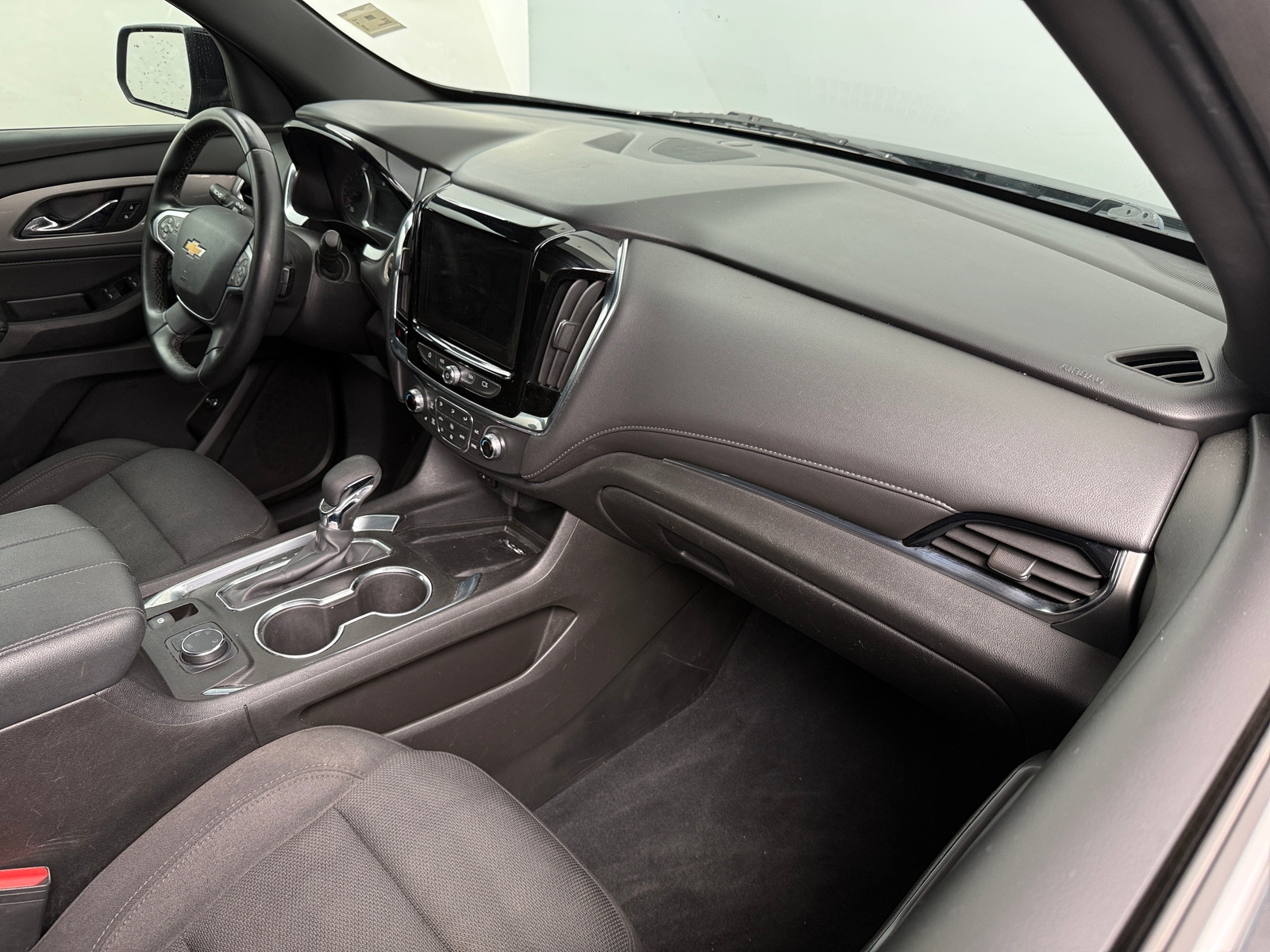 Thumbnail: 2023 Chevrolet Traverse - 3