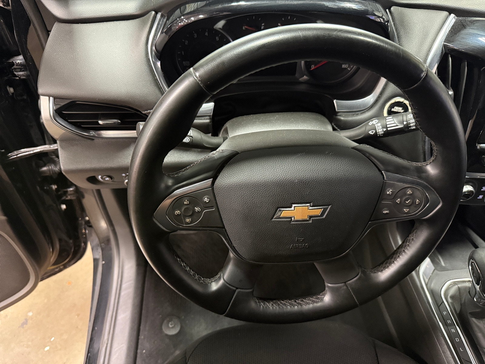 Thumbnail: 2023 Chevrolet Traverse - 5