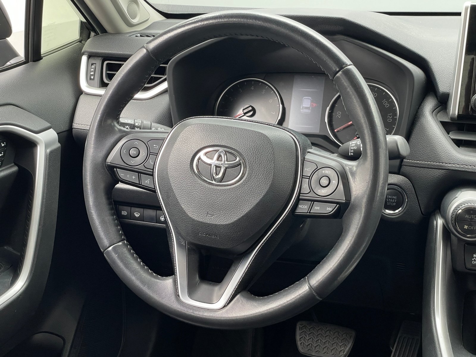 Thumbnail: 2021 Toyota RAV4 - 4