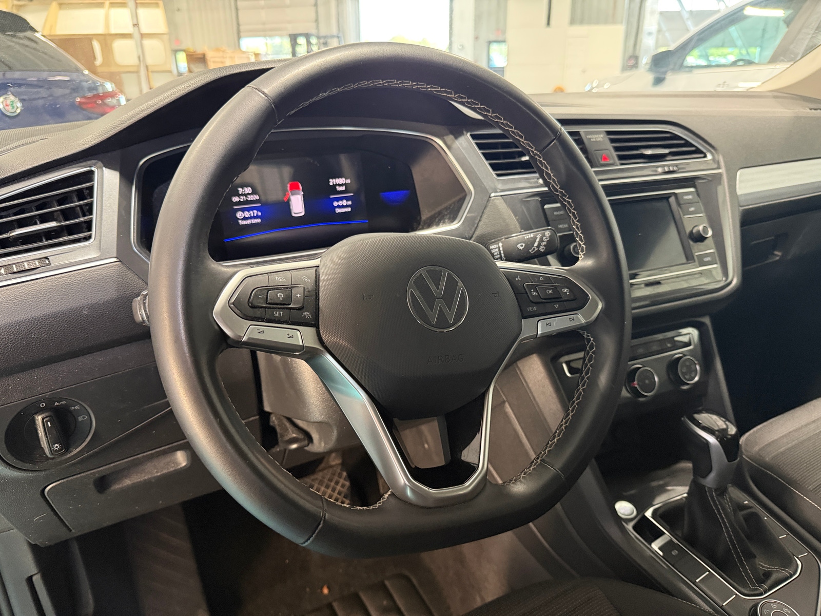 Thumbnail: 2023 Volkswagen Tiguan - 5