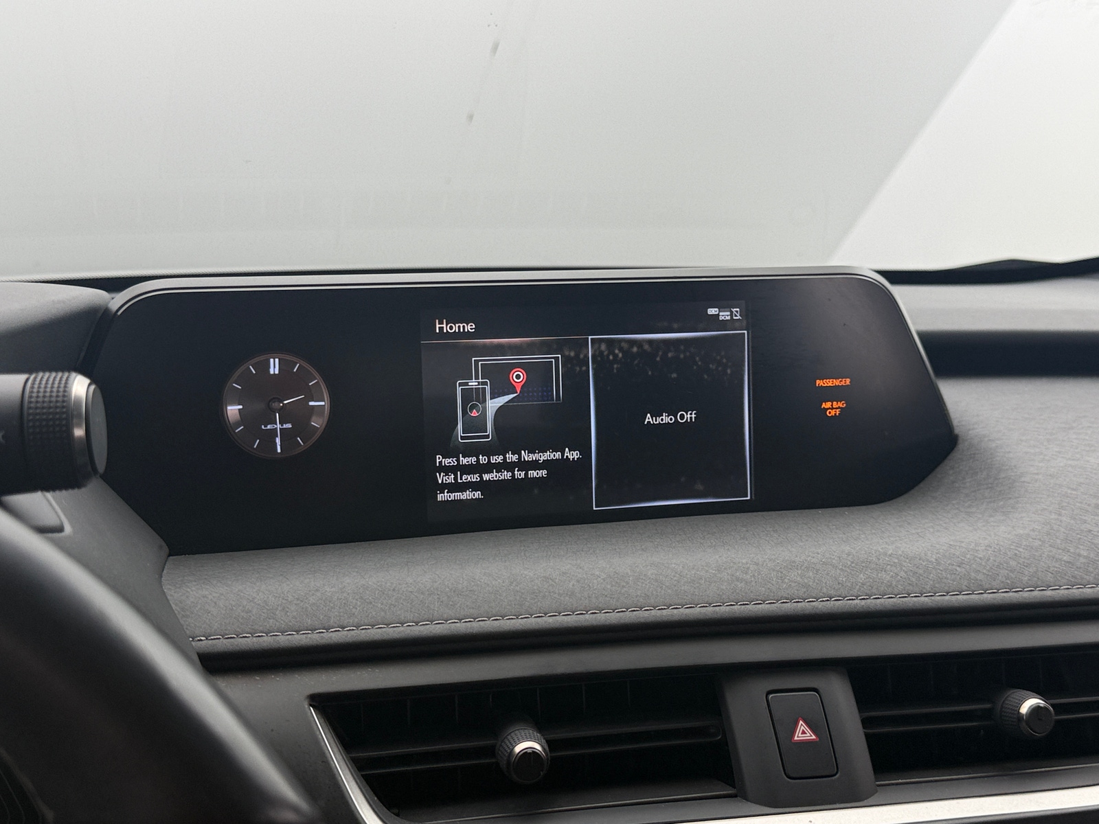 Thumbnail: 2019 Lexus UX - 3