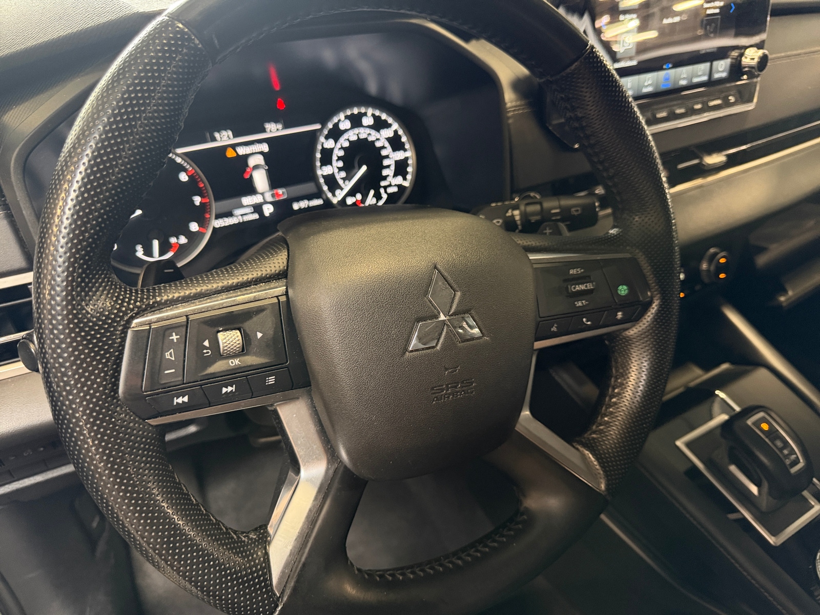 Thumbnail: 2024 Mitsubishi Outlander - 4