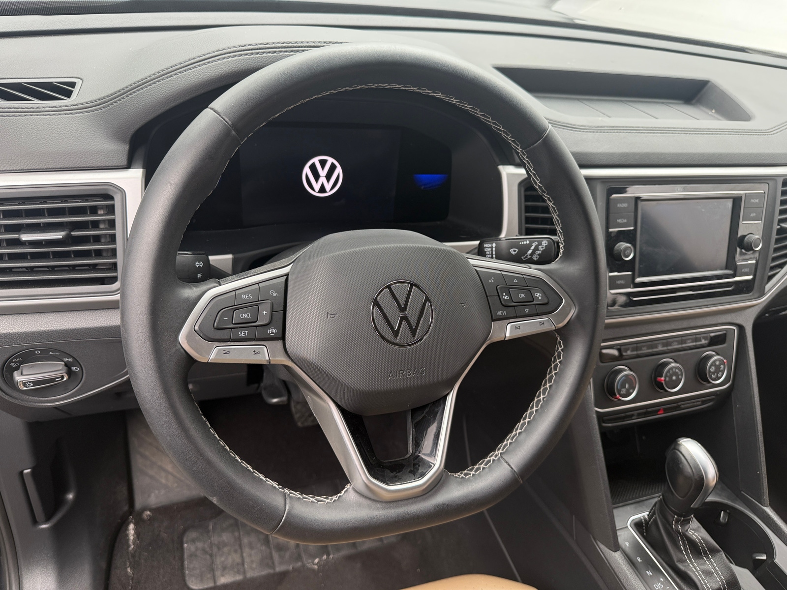 Thumbnail: 2023 Volkswagen Atlas - 4
