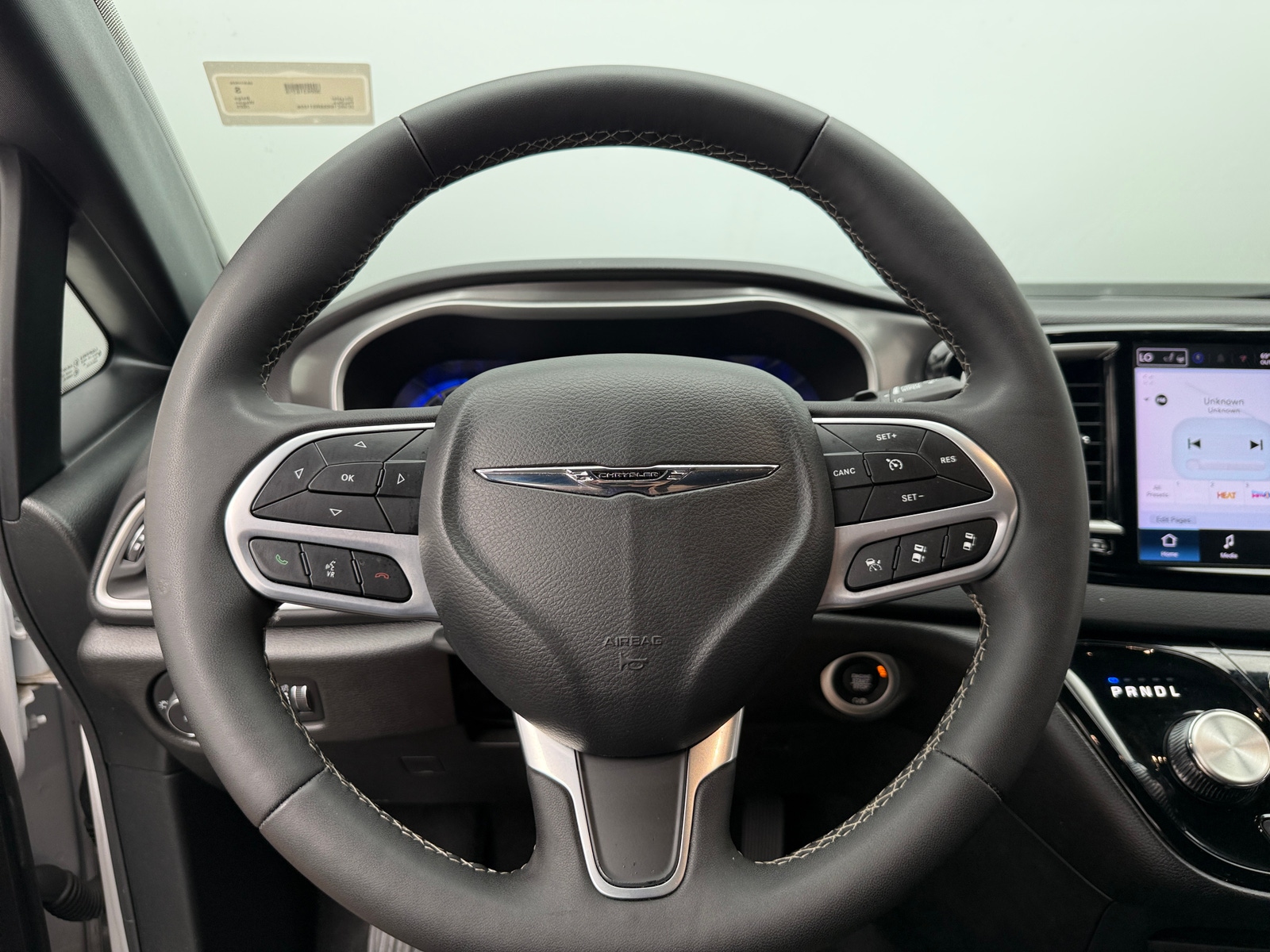 Thumbnail: 2025 Chrysler Pacifica - 4