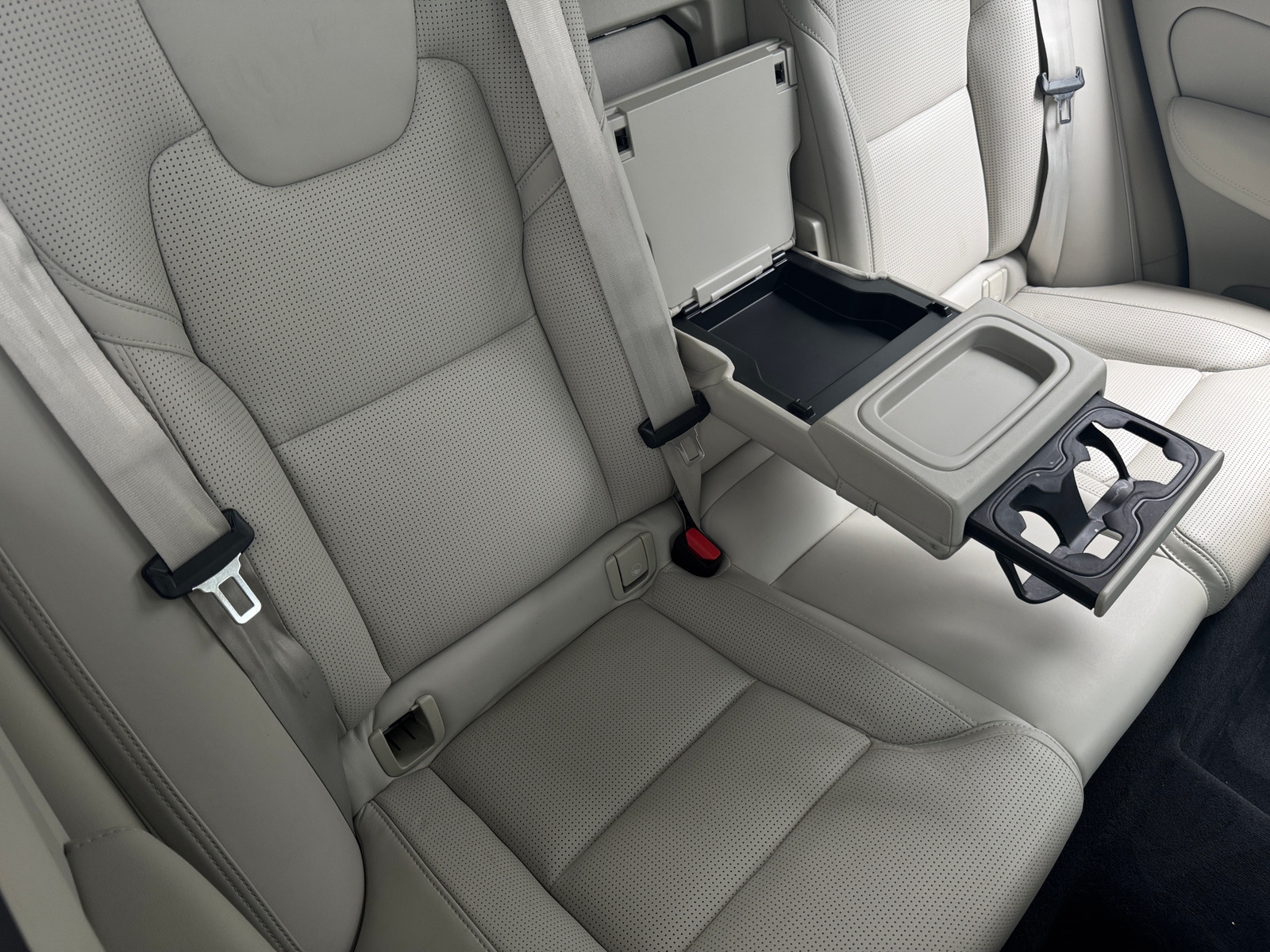 Thumbnail: 2019 Volvo XC60 - 6