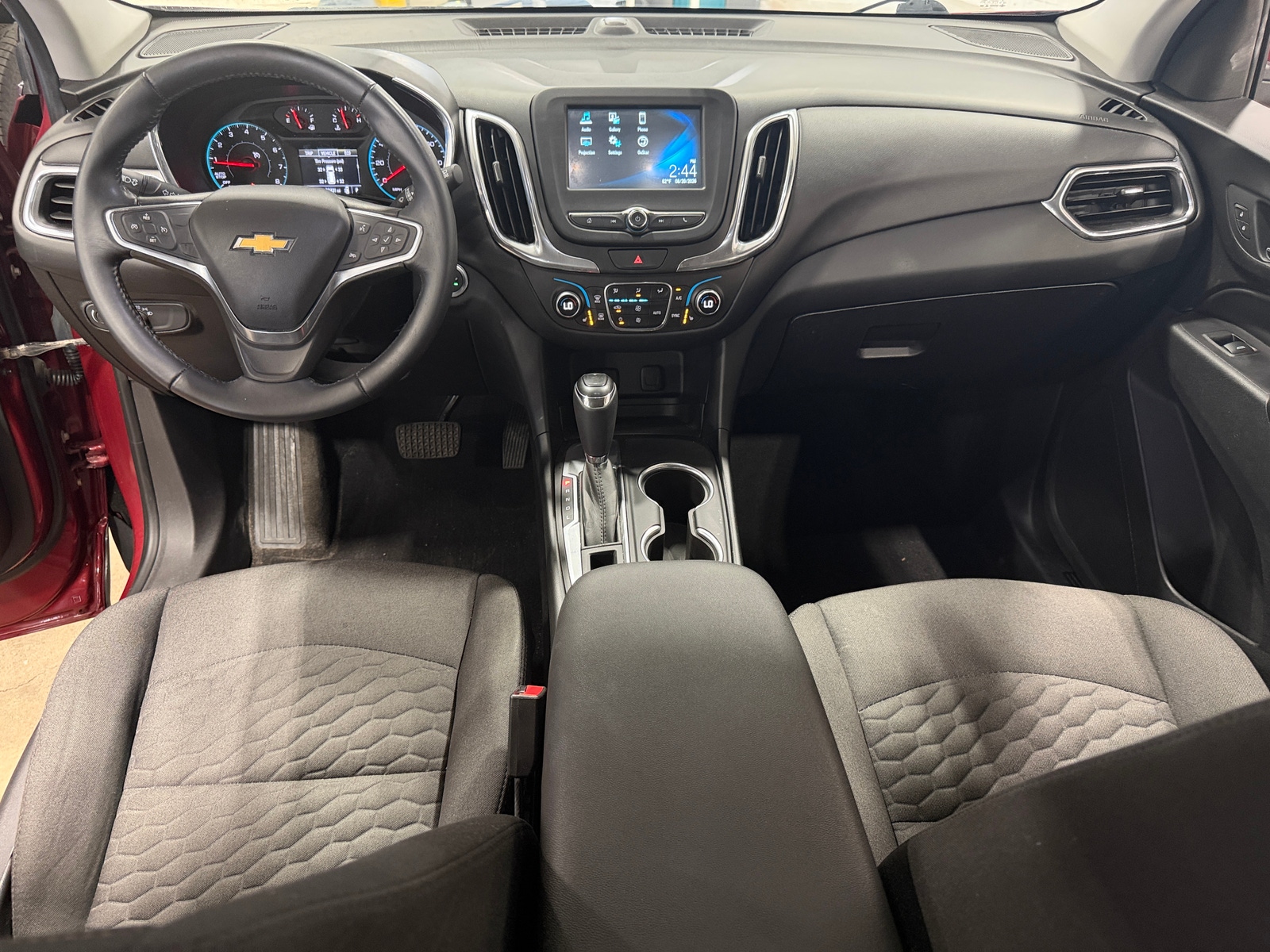 Thumbnail: 2018 Chevrolet Equinox - 3