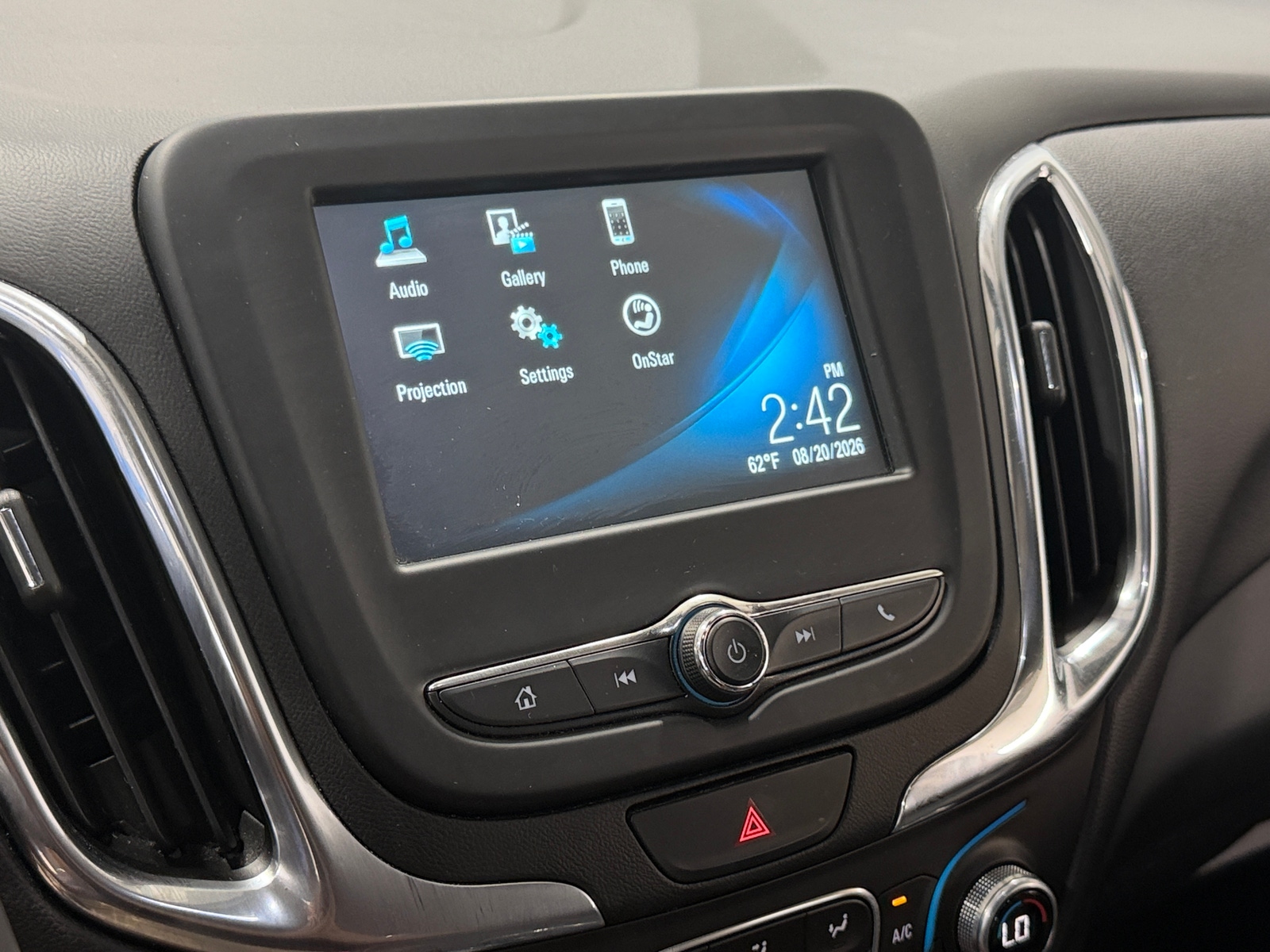Thumbnail: 2018 Chevrolet Equinox - 4