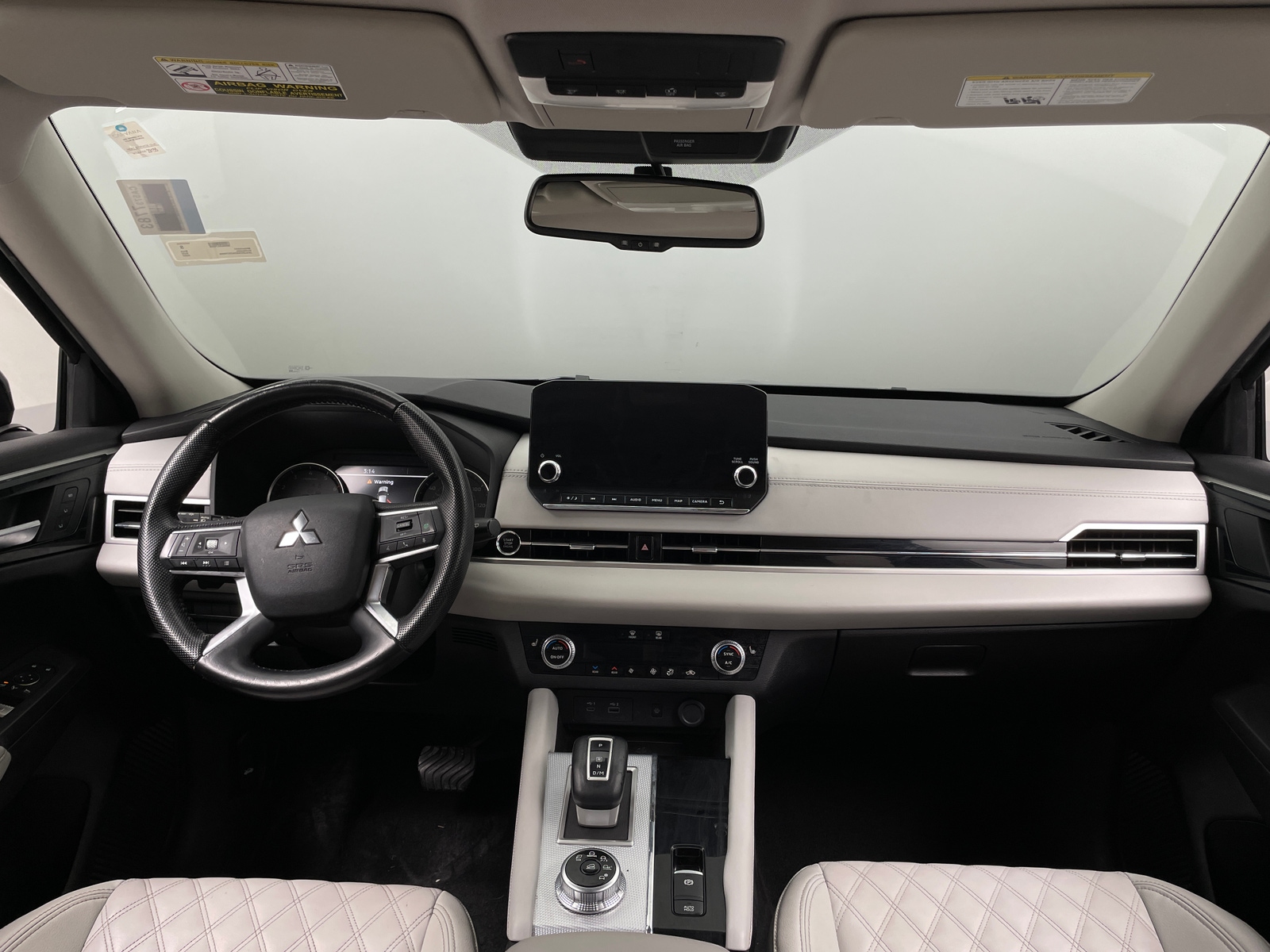 Thumbnail: 2022 Mitsubishi Outlander - 2