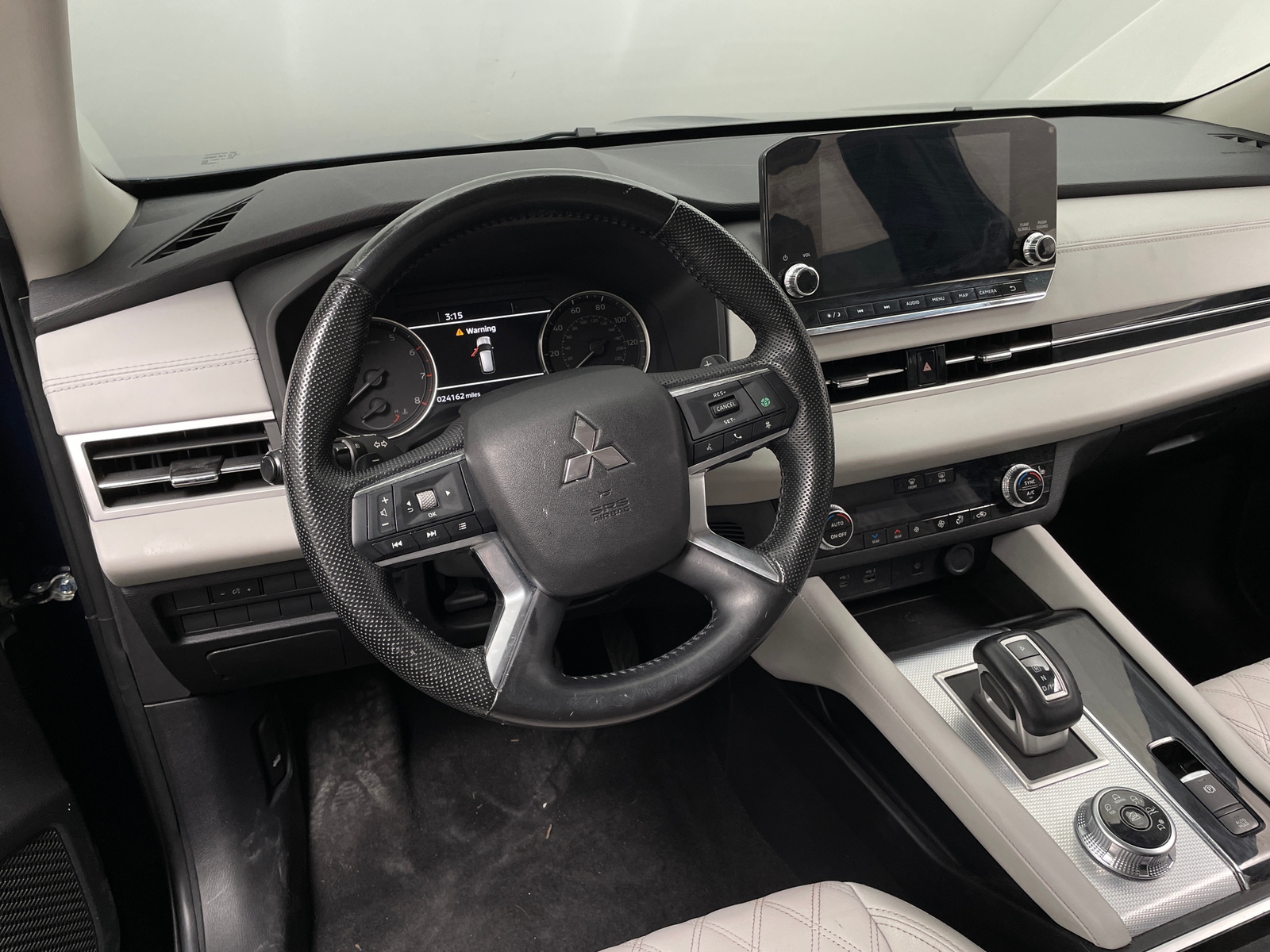 Thumbnail: 2022 Mitsubishi Outlander - 4