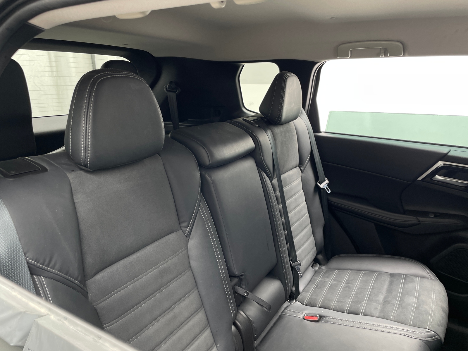 Thumbnail: 2022 Mitsubishi Outlander - 5