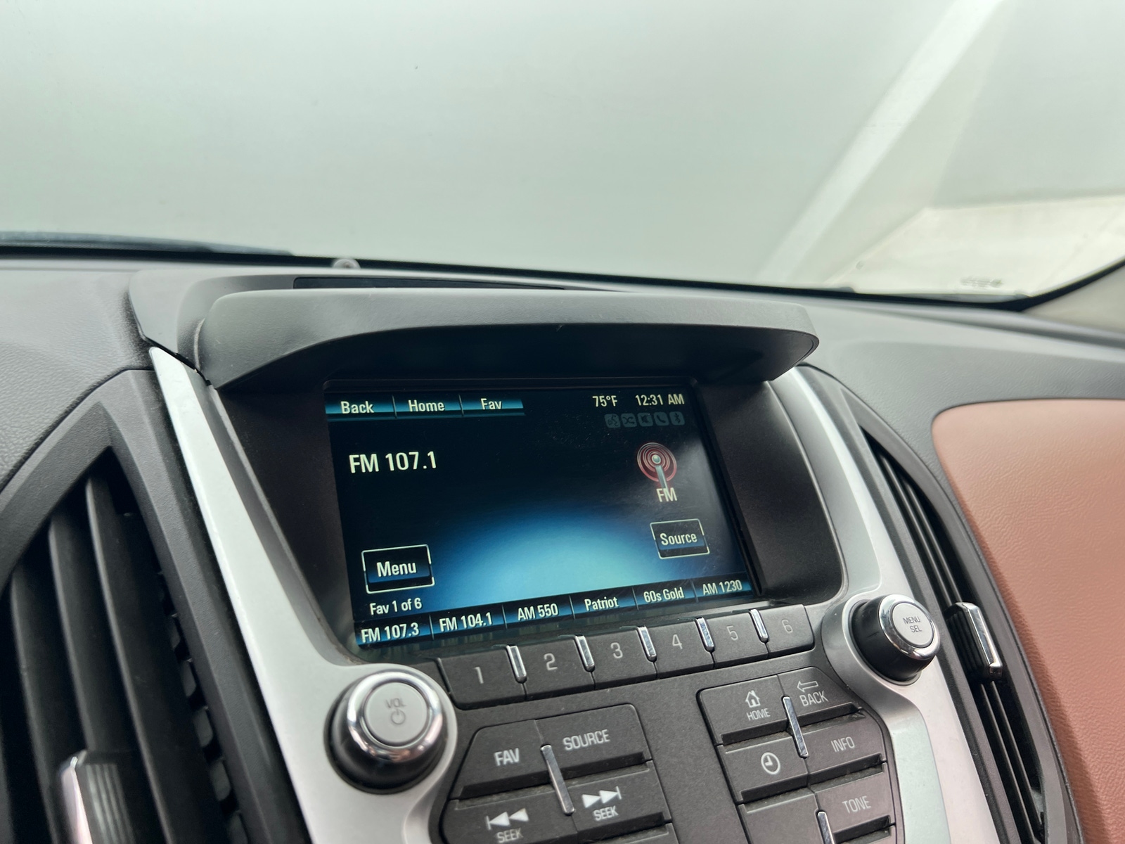 Thumbnail: 2017 Chevrolet Equinox - 3