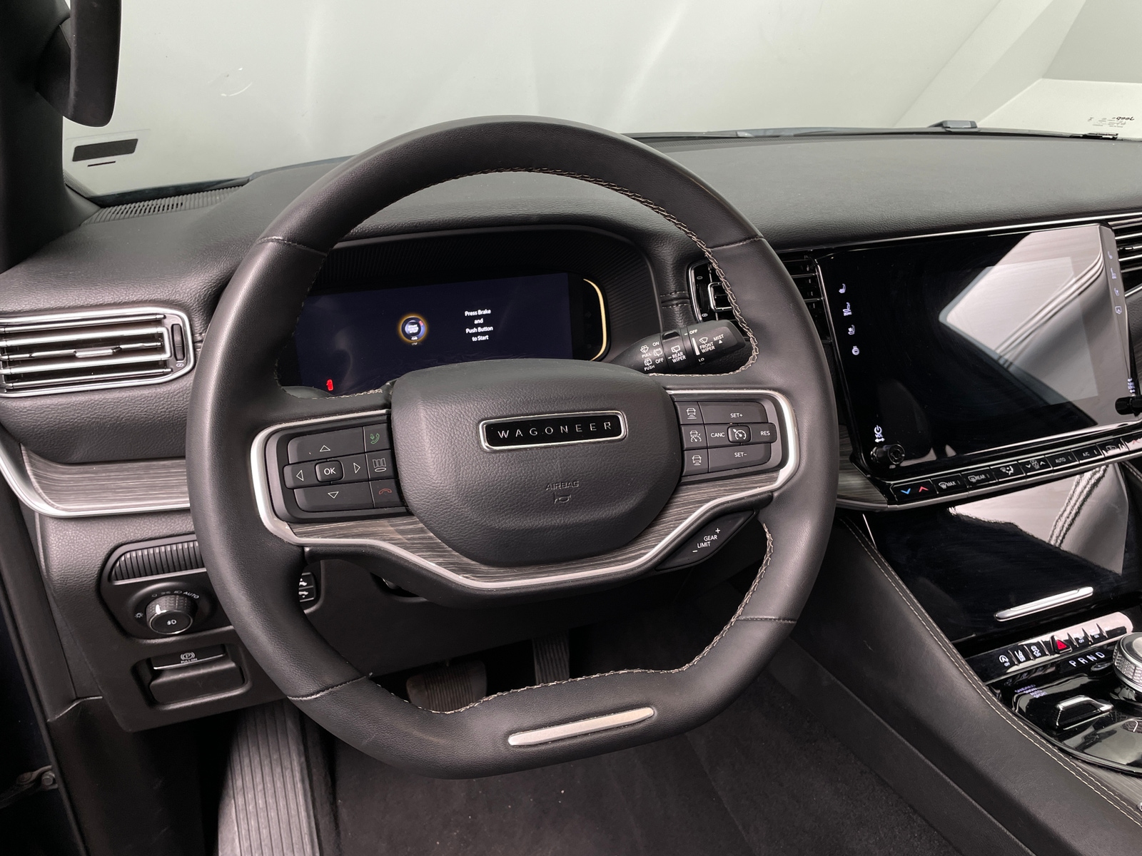 Thumbnail: 2023 Jeep Wagoneer - 4
