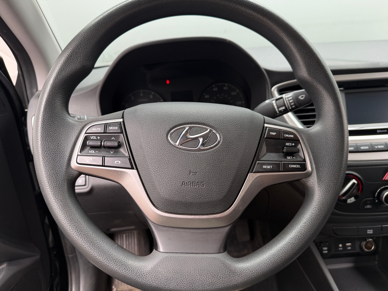 Thumbnail: 2022 Hyundai Accent - 5