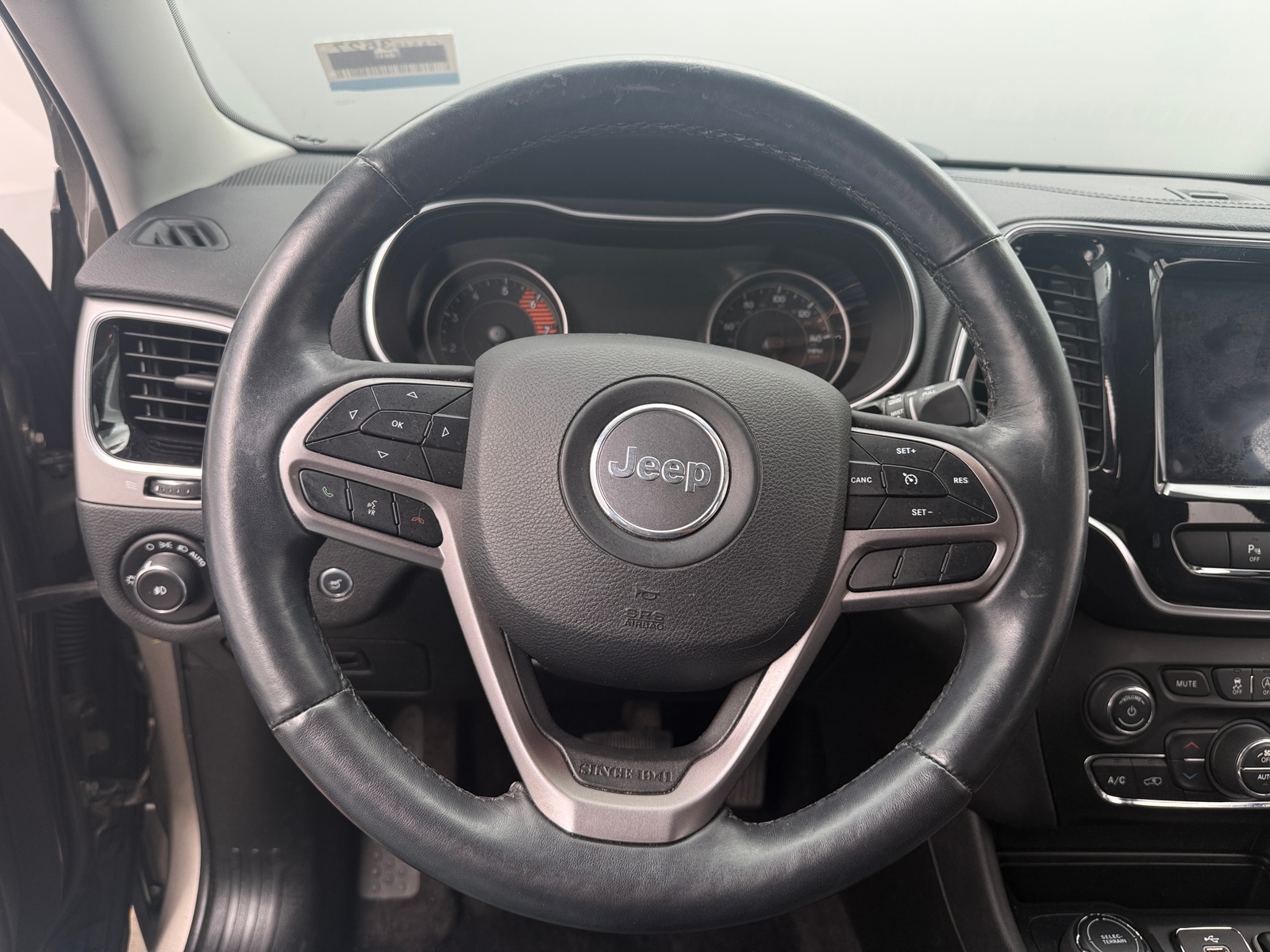 Thumbnail: 2019 Jeep Cherokee - 4