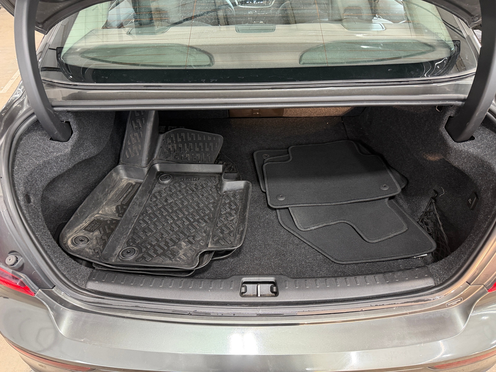 Thumbnail: 2019 Volvo S60 - 6