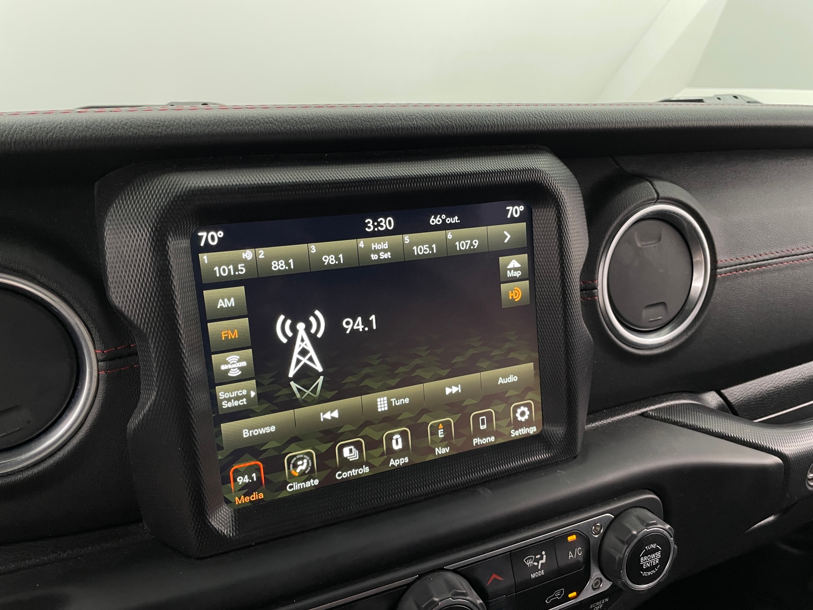 Thumbnail: 2020 Jeep Wrangler - 3