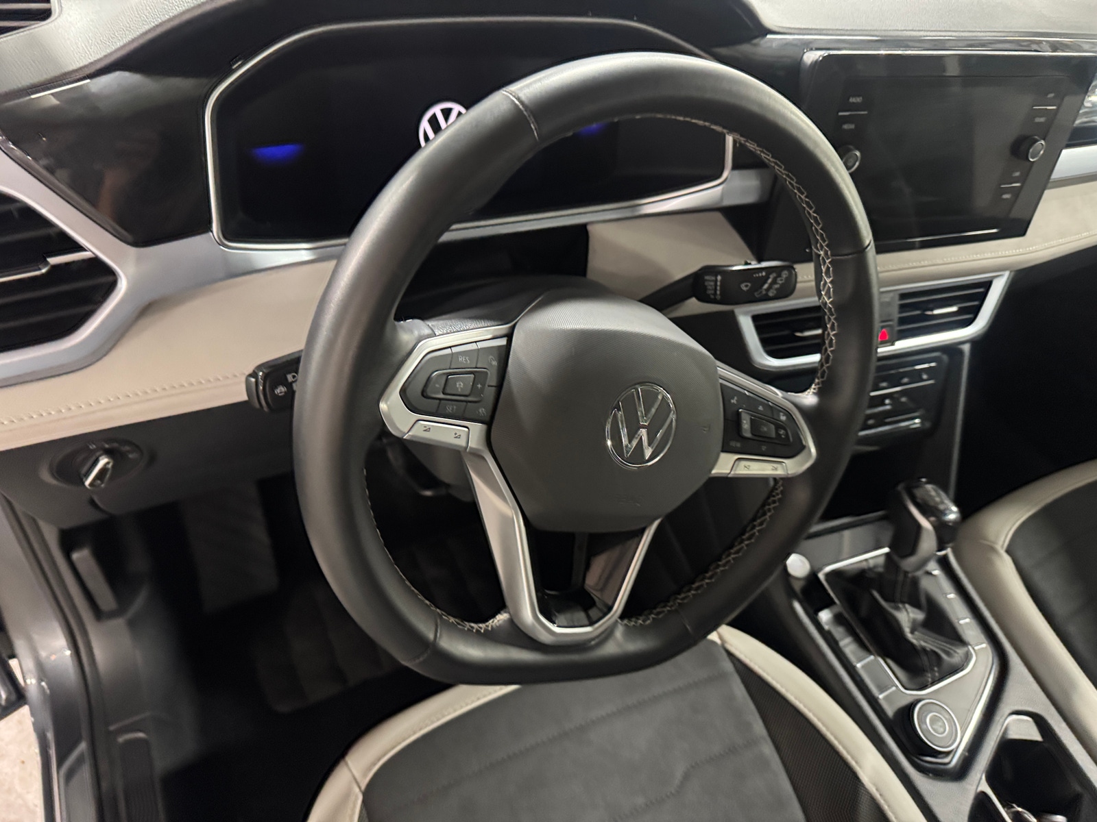 Thumbnail: 2025 Volkswagen Taos - 4