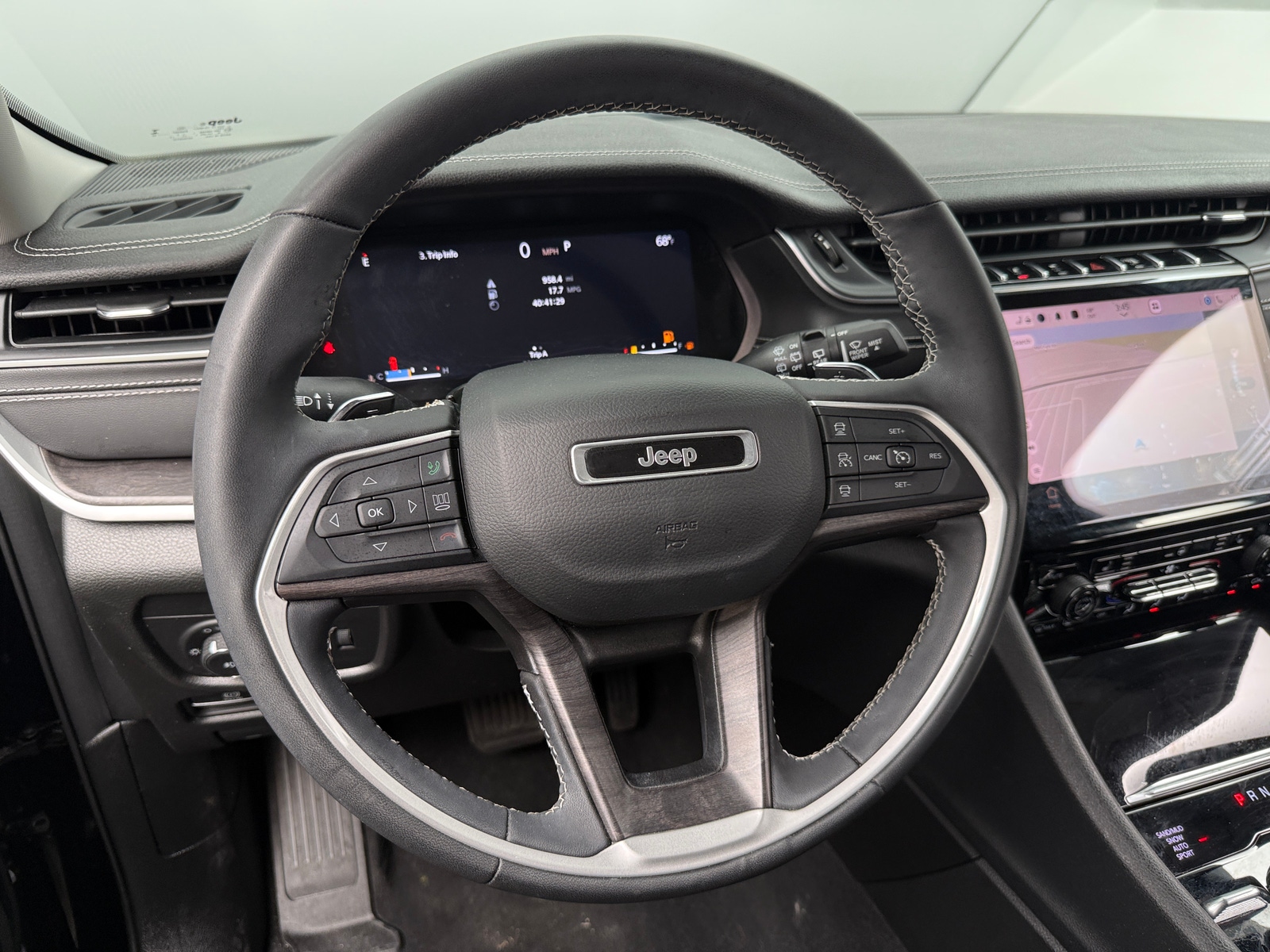 Thumbnail: 2023 Jeep Grand Cherokee L - 4