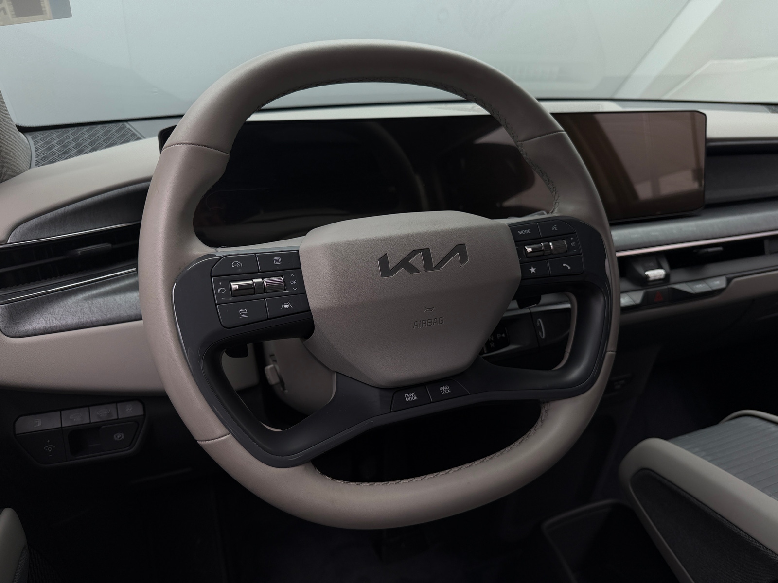 Thumbnail: 2024 Kia EV9 - 4
