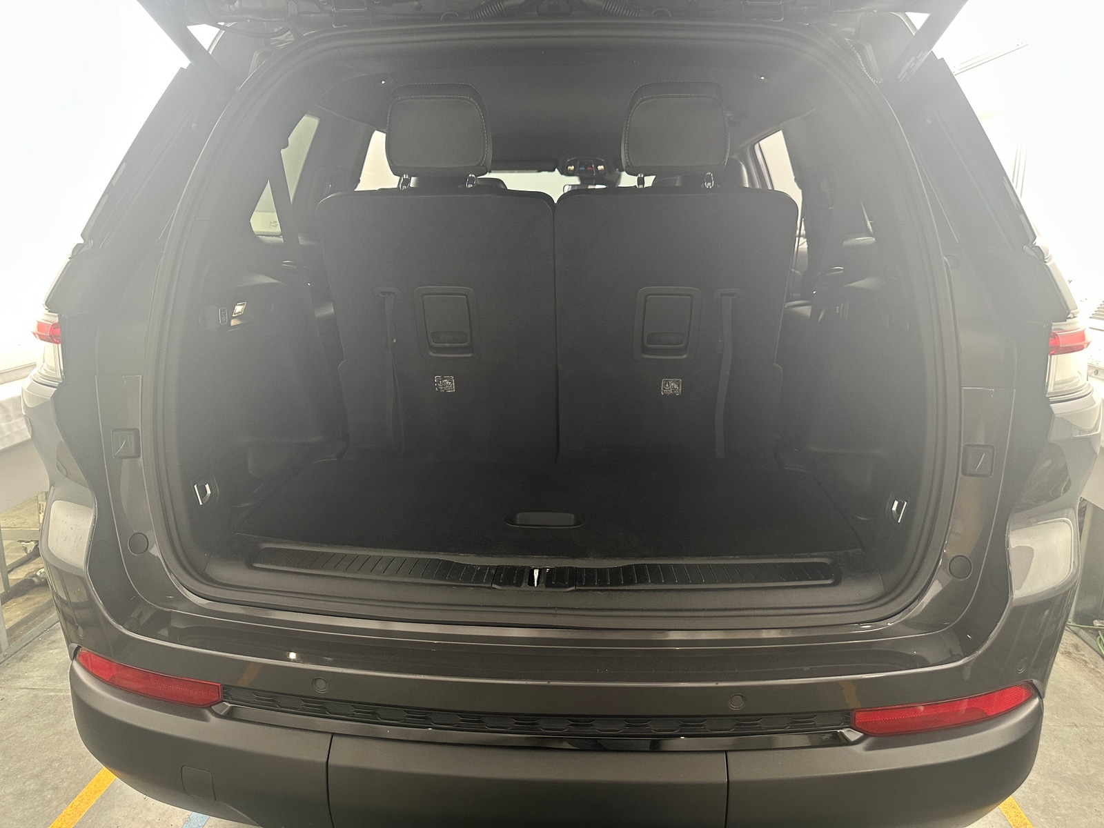Thumbnail: 2024 Jeep Grand Cherokee L - 6