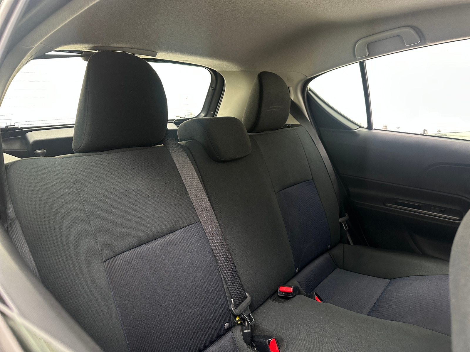 Thumbnail: 2015 Toyota Prius c - 6