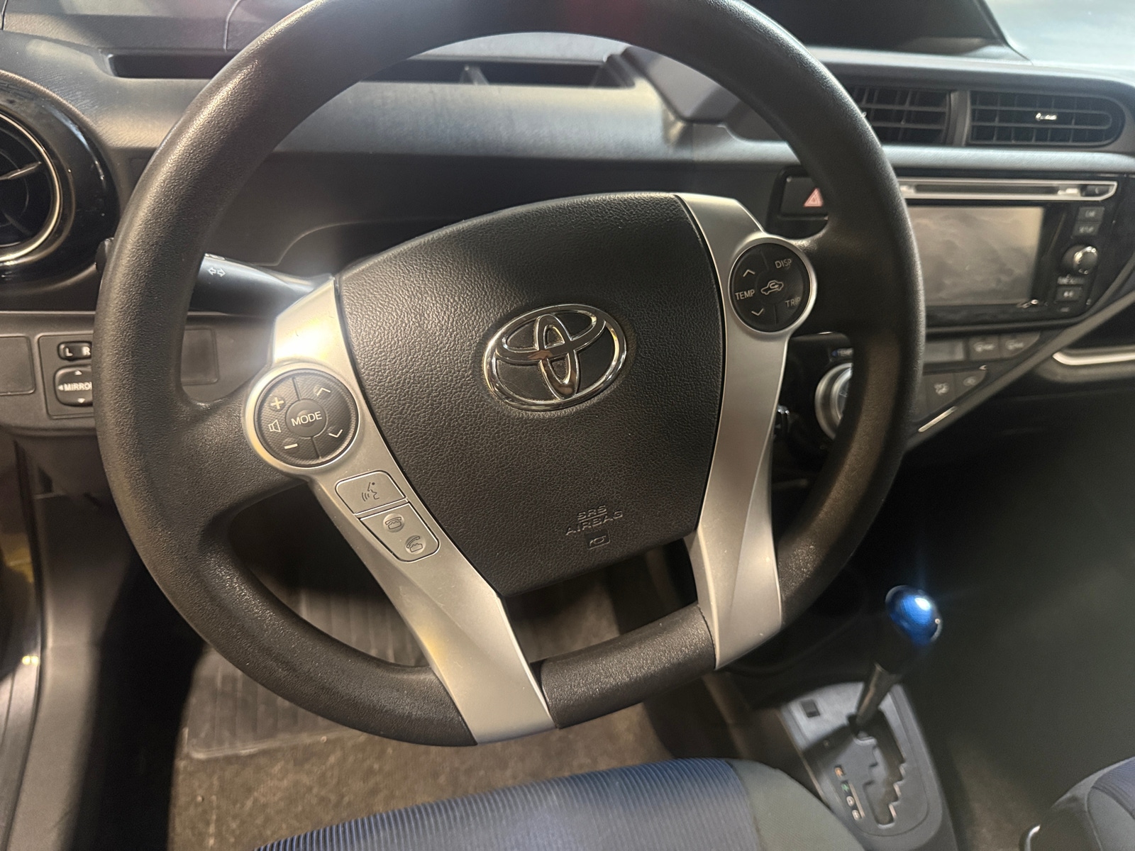 Thumbnail: 2015 Toyota Prius c - 5