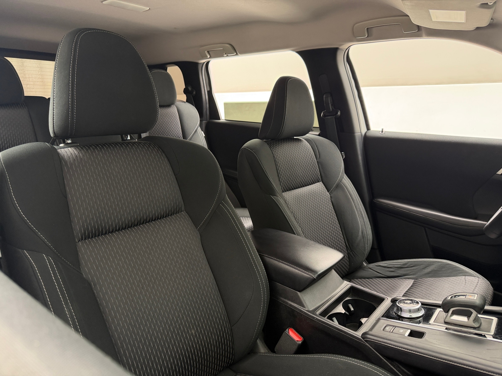 Thumbnail: 2022 Mitsubishi Outlander - 2
