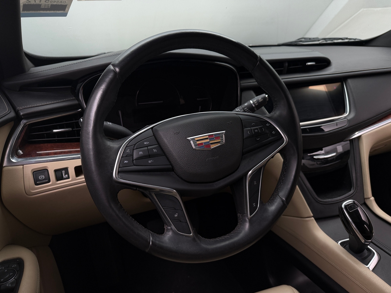 Thumbnail: 2017 Cadillac XT5 - 4