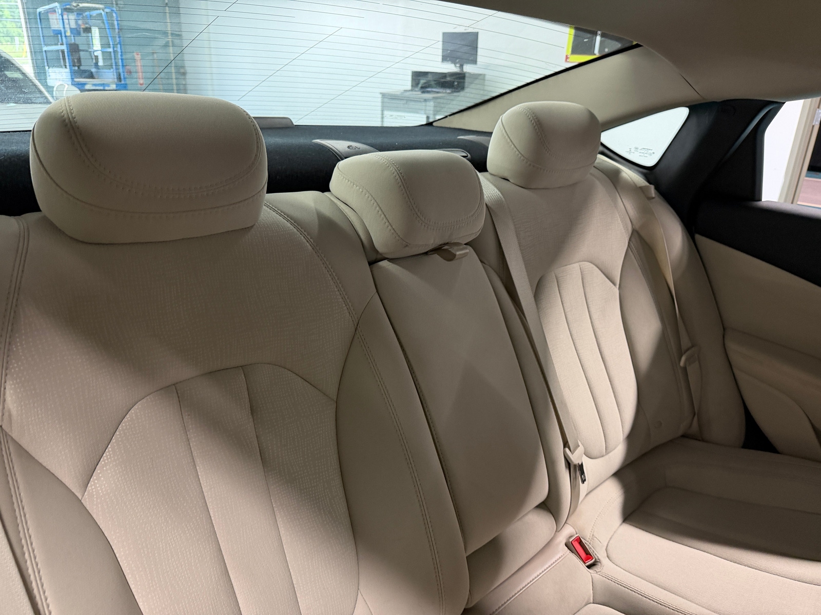 Thumbnail: 2016 Chrysler 200 - 5