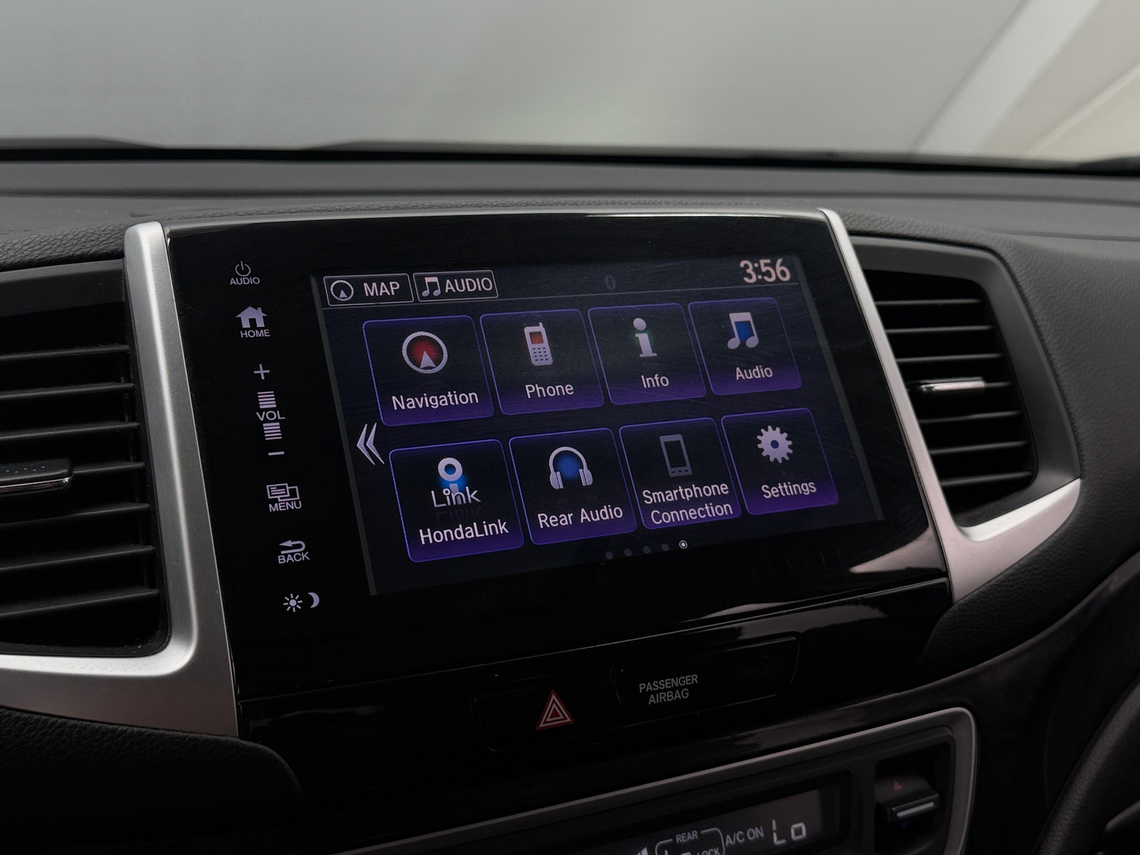 Thumbnail: 2017 Honda Pilot - 3